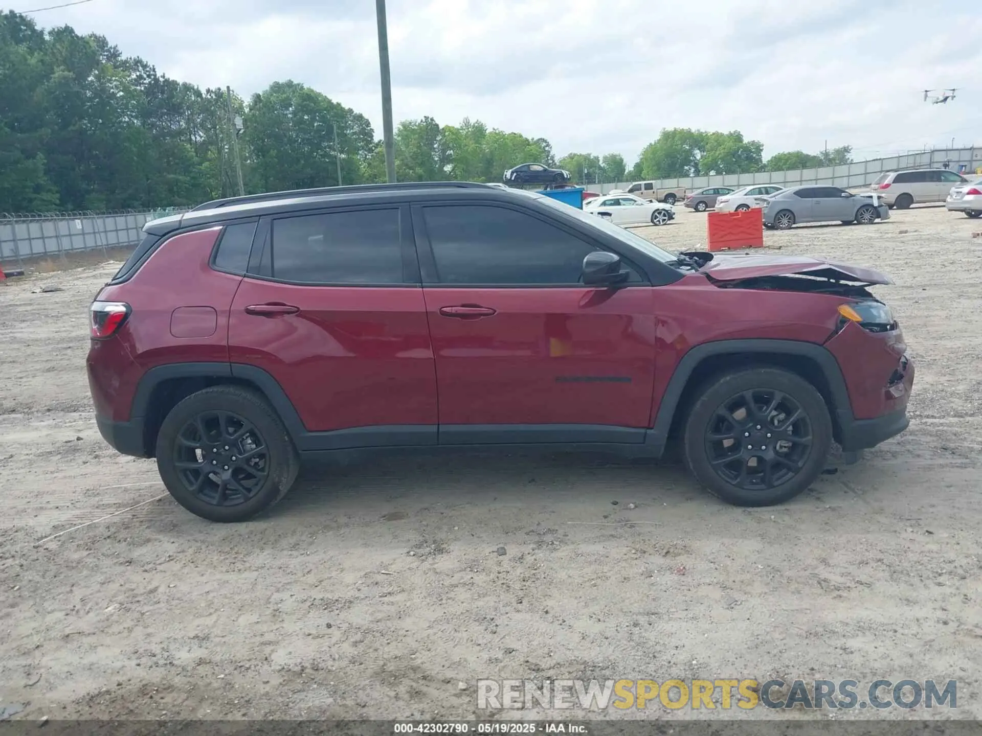 13 fotografías del automóvil dañado 3C4NJCBB2NT210970 JEEP COMPASS 2022
