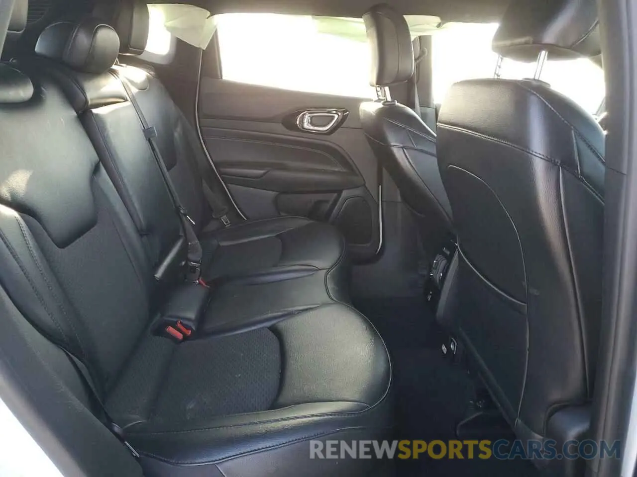 11 fotografías del automóvil dañado 3C4NJCBB3NT225638 JEEP COMPASS 2022