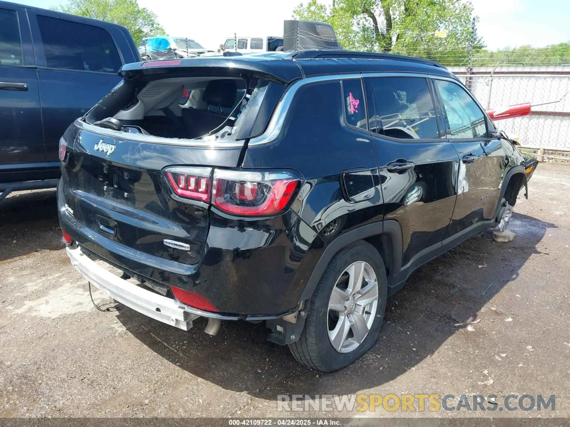 4 fotografías del automóvil dañado 3C4NJCBB4NT187403 JEEP COMPASS 2022
