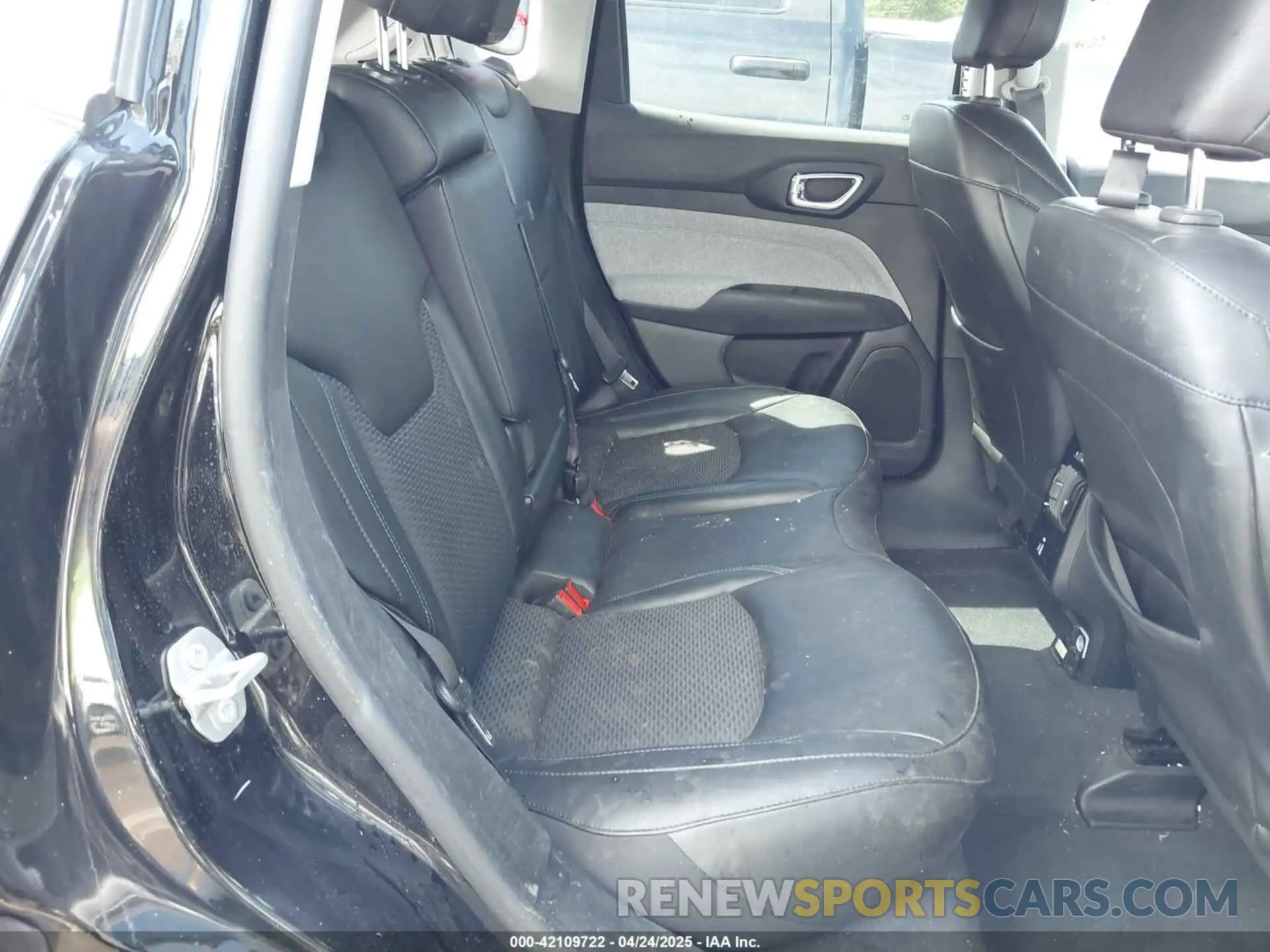8 fotografías del automóvil dañado 3C4NJCBB4NT187403 JEEP COMPASS 2022