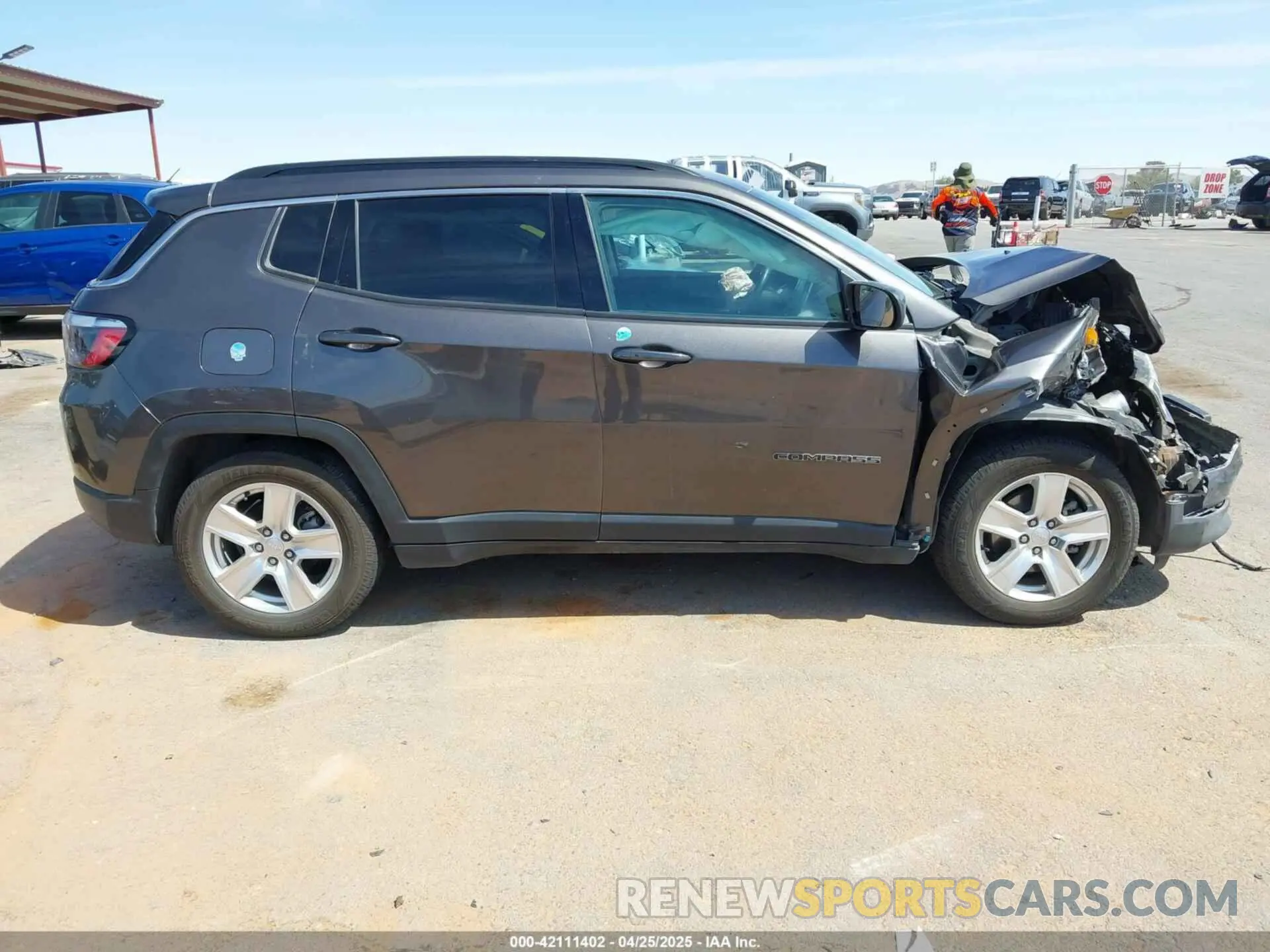 12 fotografías del automóvil dañado 3C4NJCBB5NT106599 JEEP COMPASS 2022