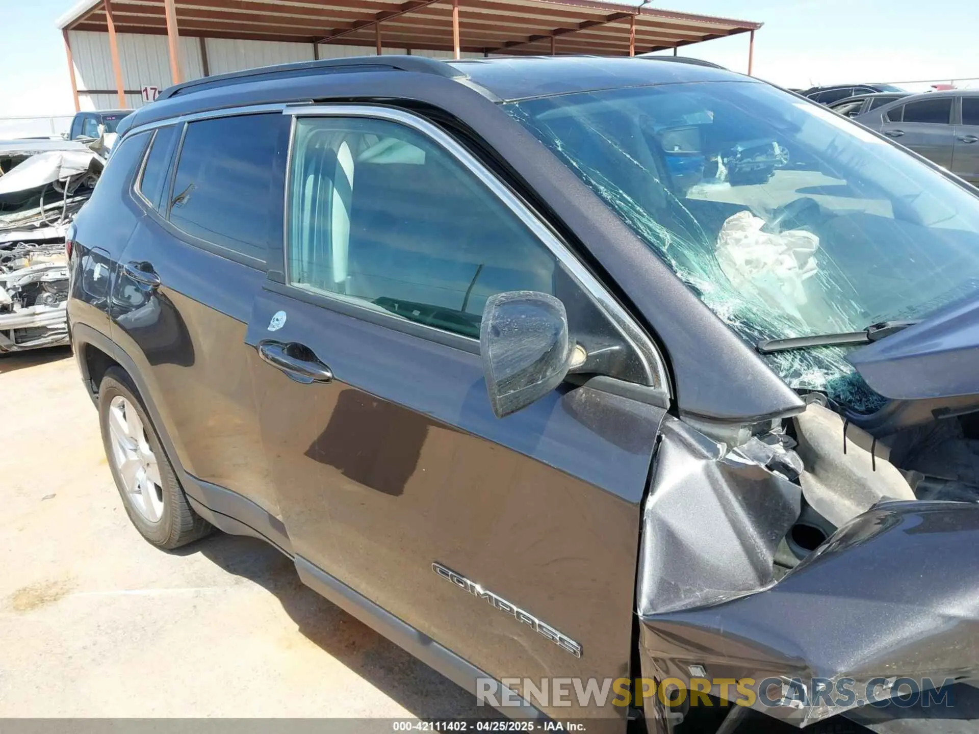 16 fotografías del automóvil dañado 3C4NJCBB5NT106599 JEEP COMPASS 2022