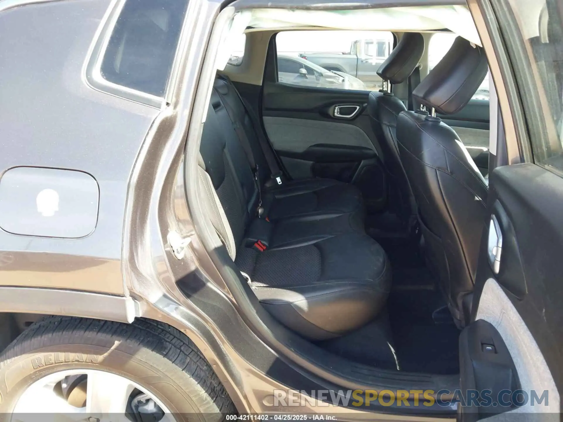 5 fotografías del automóvil dañado 3C4NJCBB5NT106599 JEEP COMPASS 2022