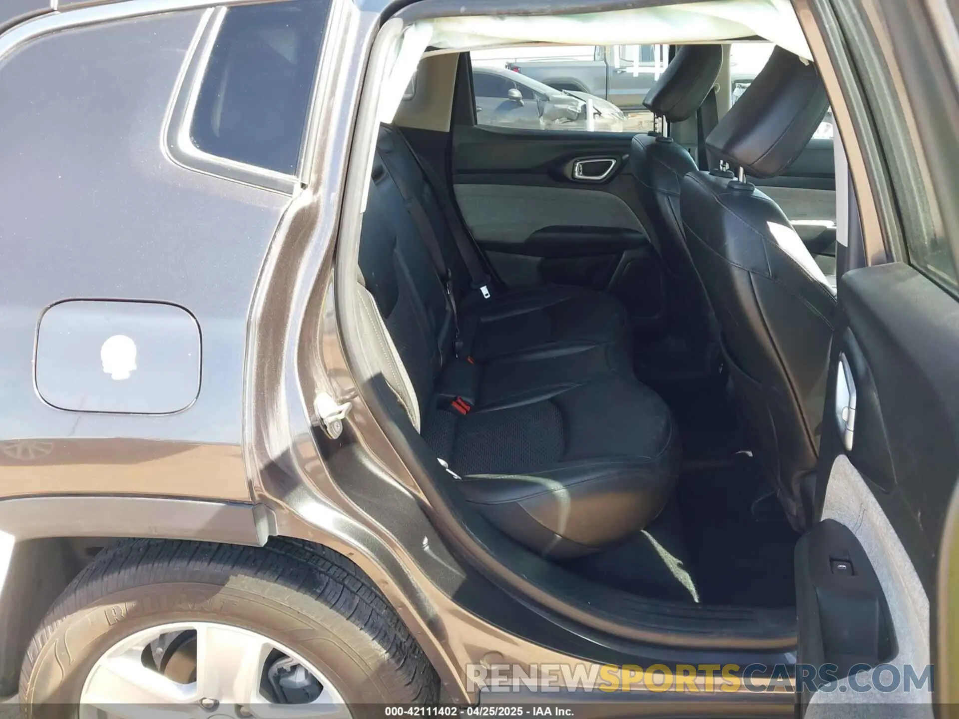 8 fotografías del automóvil dañado 3C4NJCBB5NT106599 JEEP COMPASS 2022