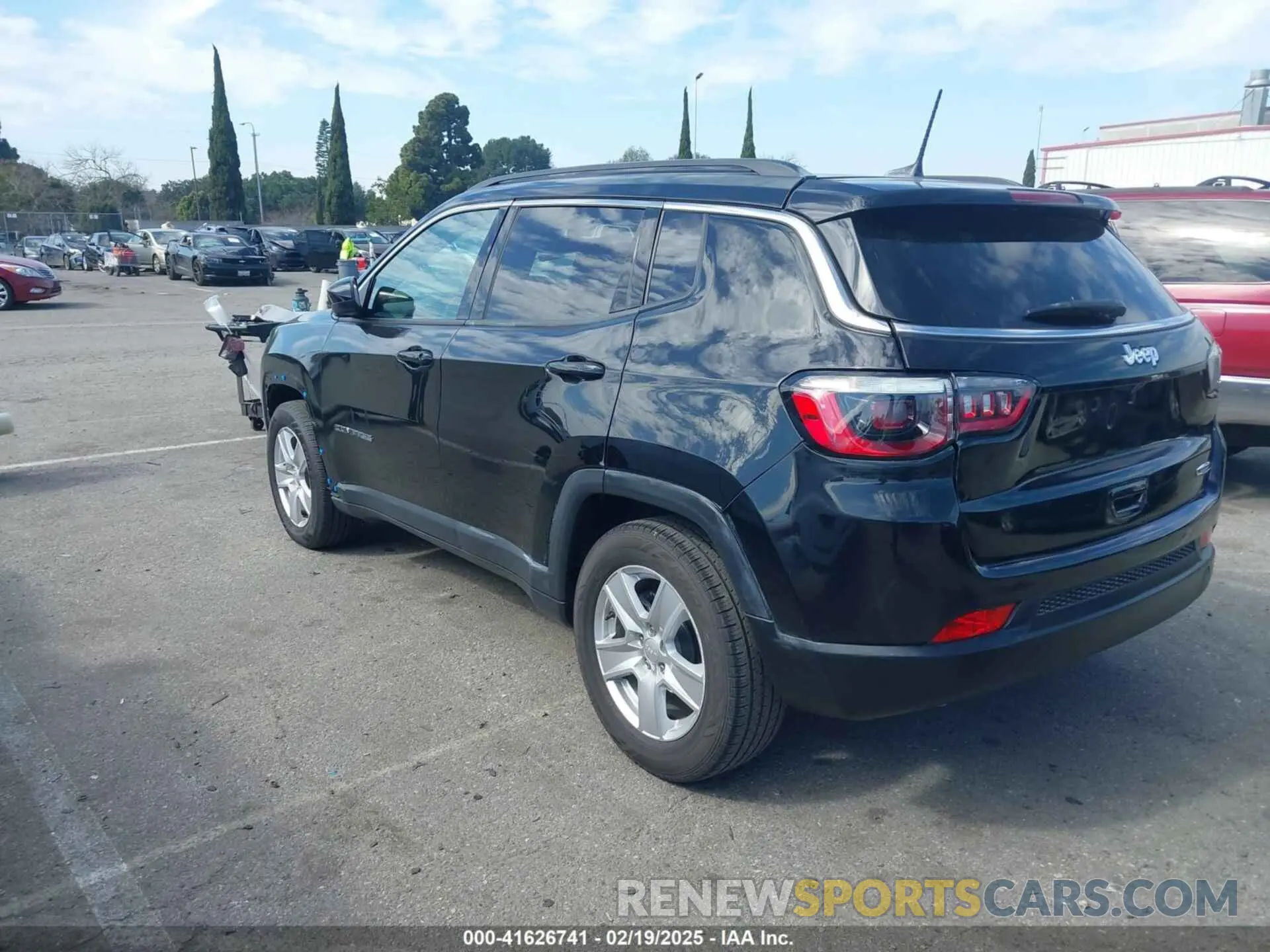 3 fotografías del automóvil dañado 3C4NJCBB5NT139442 JEEP COMPASS 2022