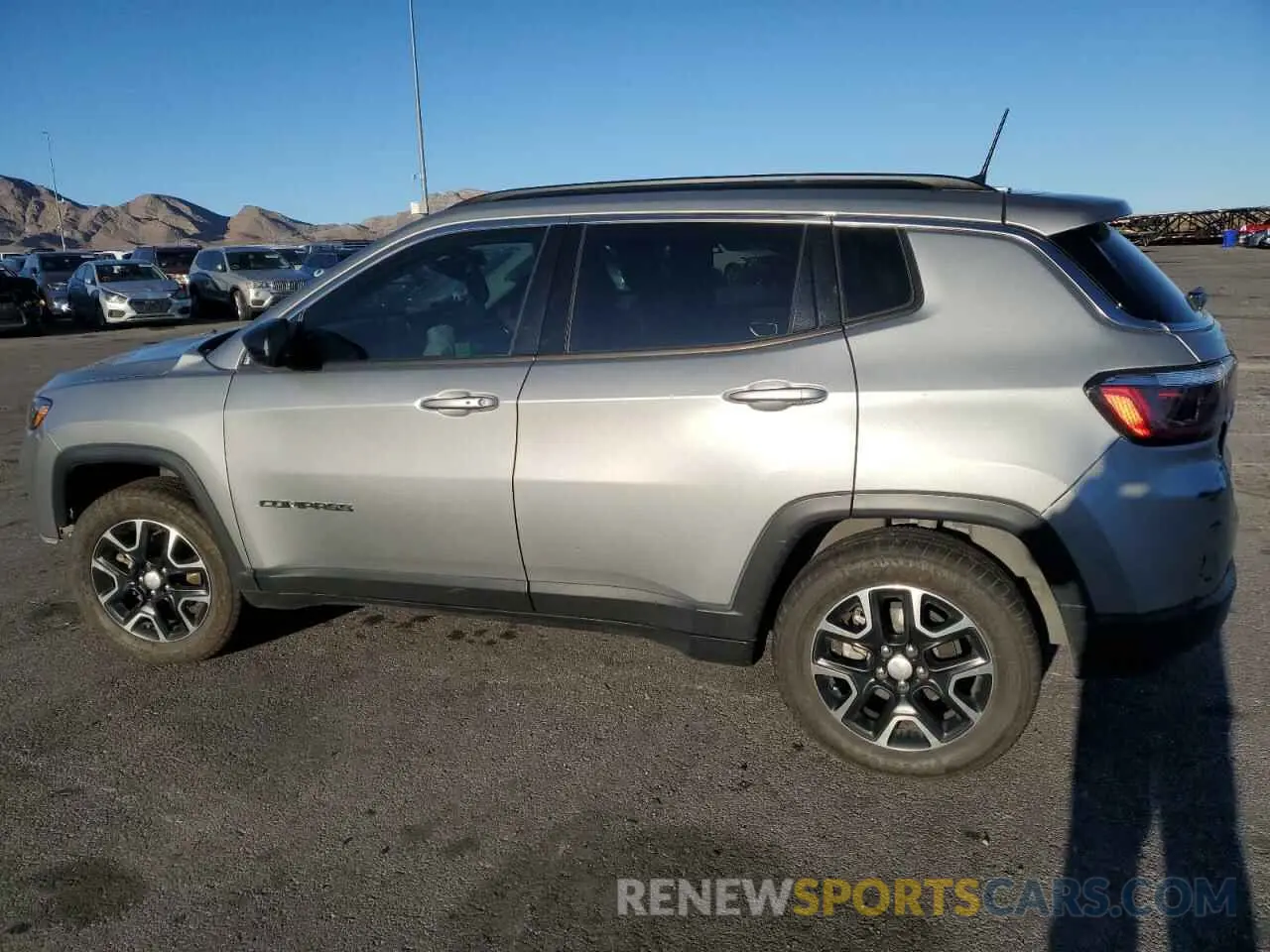 2 fotografías del automóvil dañado 3C4NJCBB6NT119314 JEEP COMPASS 2022