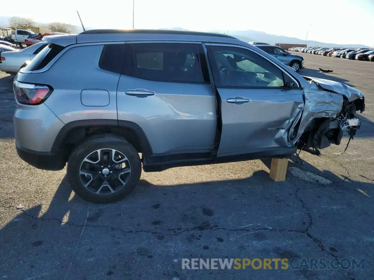 3 fotografías del automóvil dañado 3C4NJCBB6NT119314 JEEP COMPASS 2022