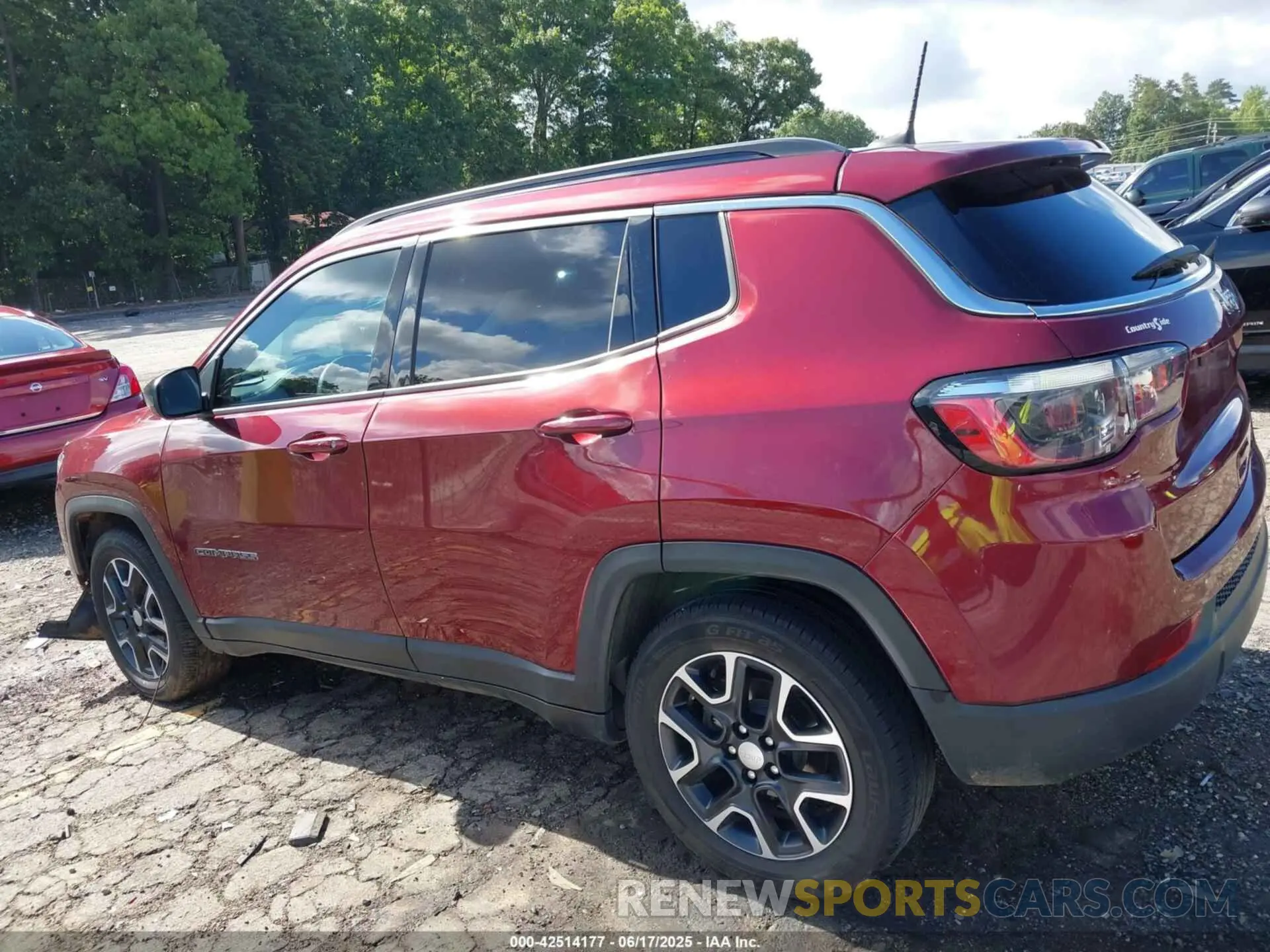 14 fotografías del automóvil dañado 3C4NJCBB6NT119409 JEEP COMPASS 2022