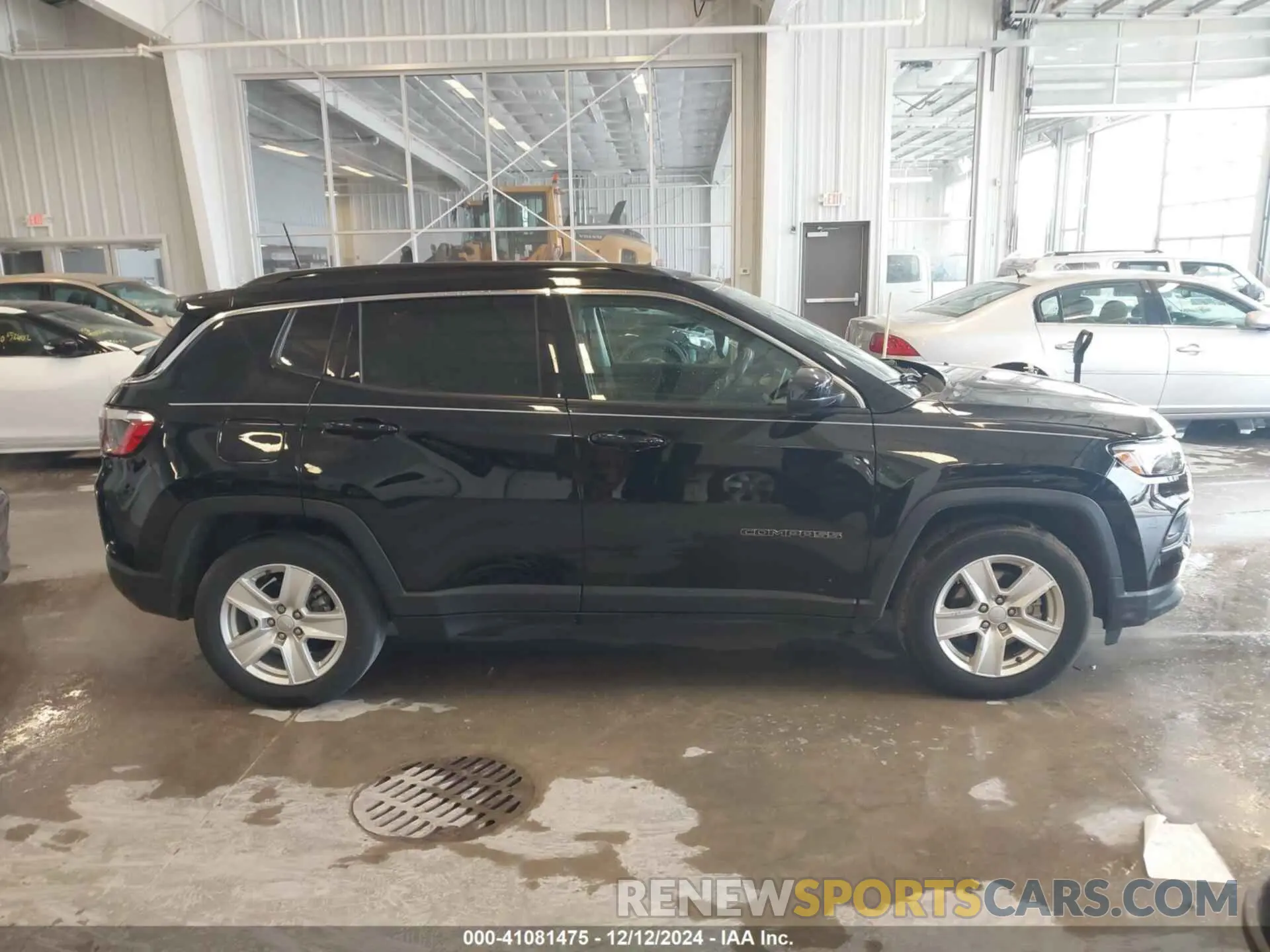 14 fotografías del automóvil dañado 3C4NJCBB6NT139191 JEEP COMPASS 2022