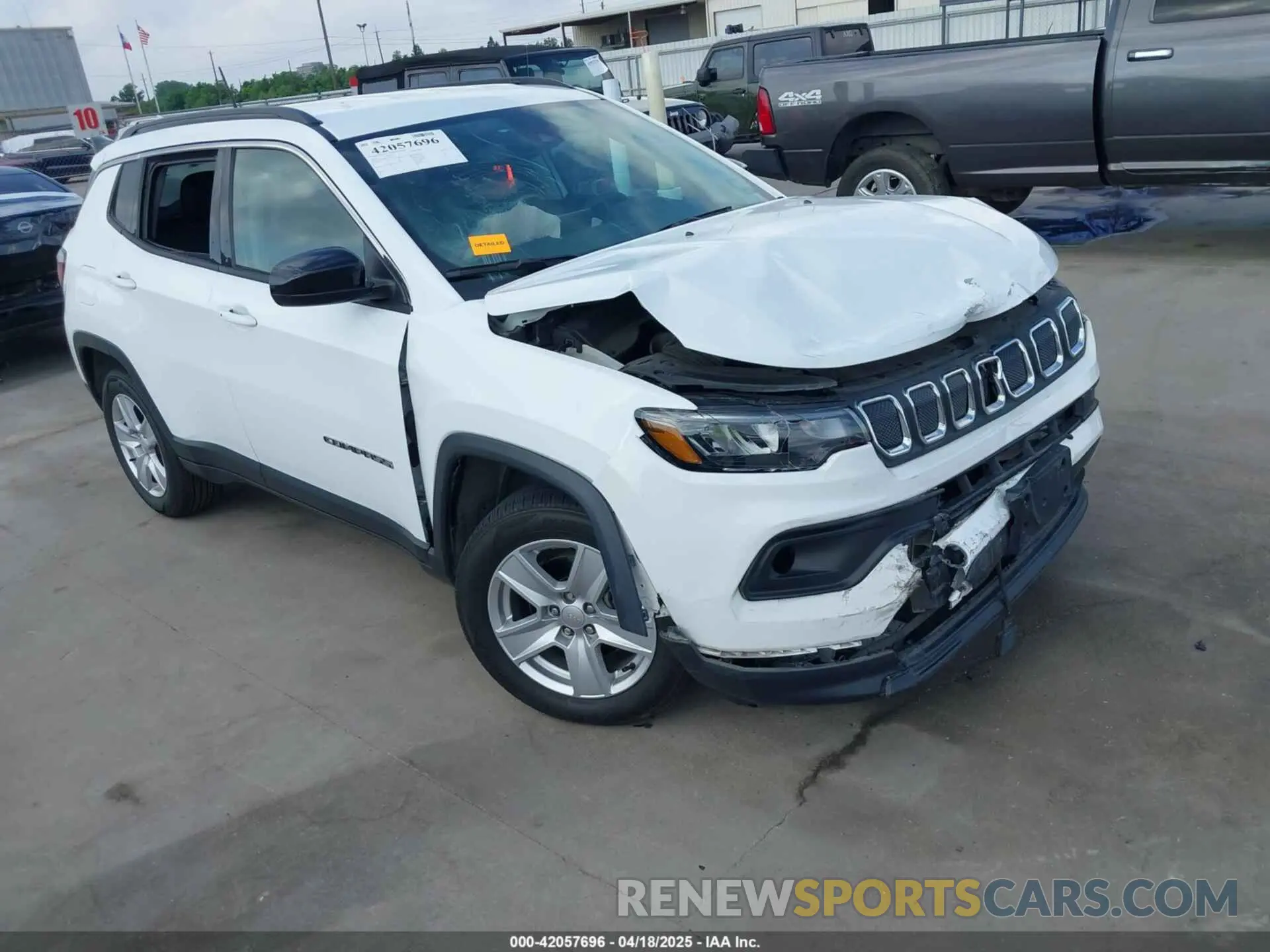 11 fotografías del automóvil dañado 3C4NJCBB6NT217940 JEEP COMPASS 2022