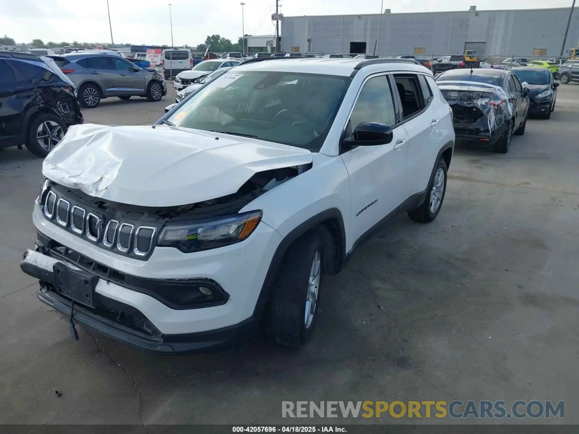 2 fotografías del automóvil dañado 3C4NJCBB6NT217940 JEEP COMPASS 2022
