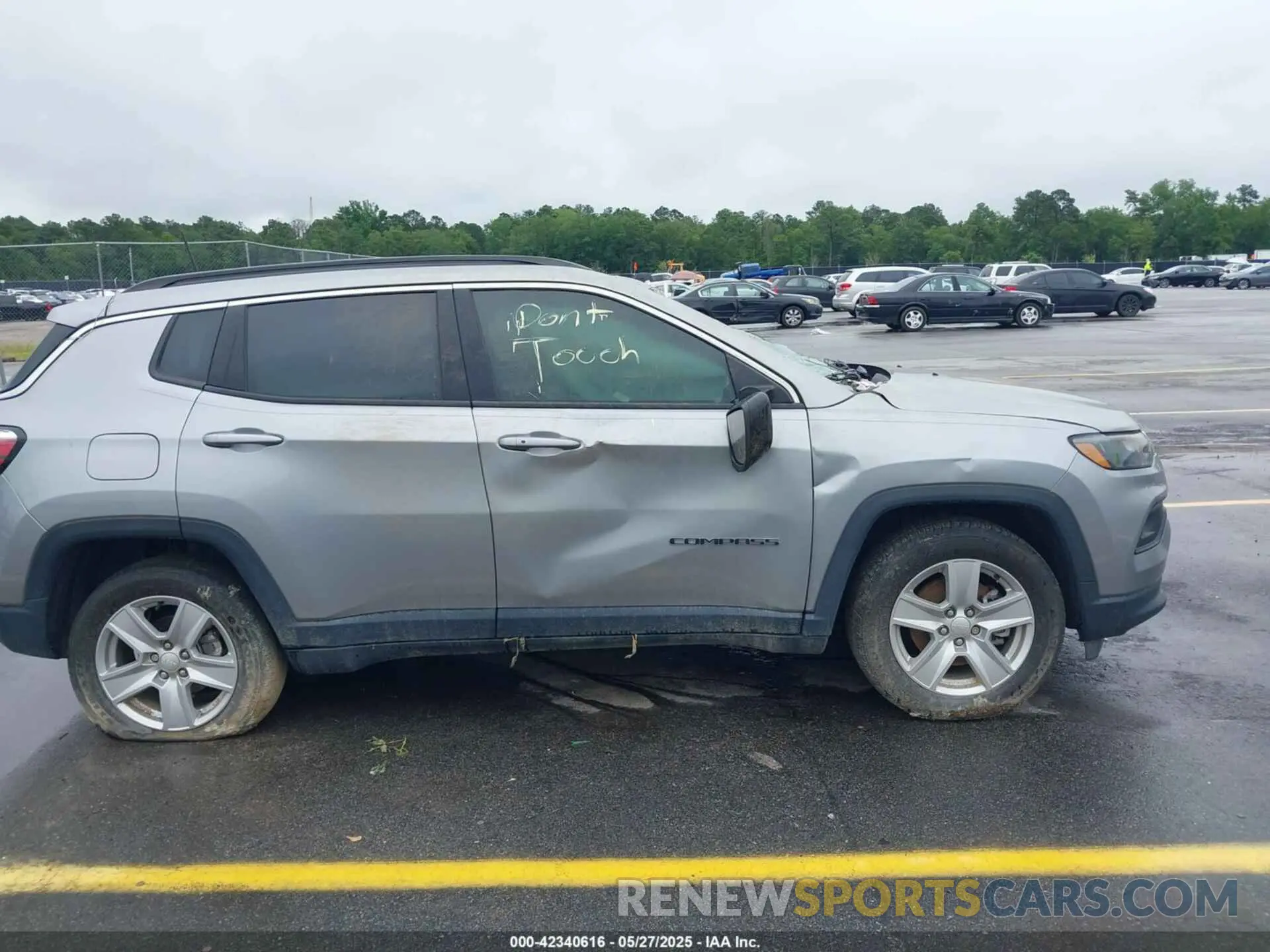 12 fotografías del automóvil dañado 3C4NJCBB6NT228906 JEEP COMPASS 2022
