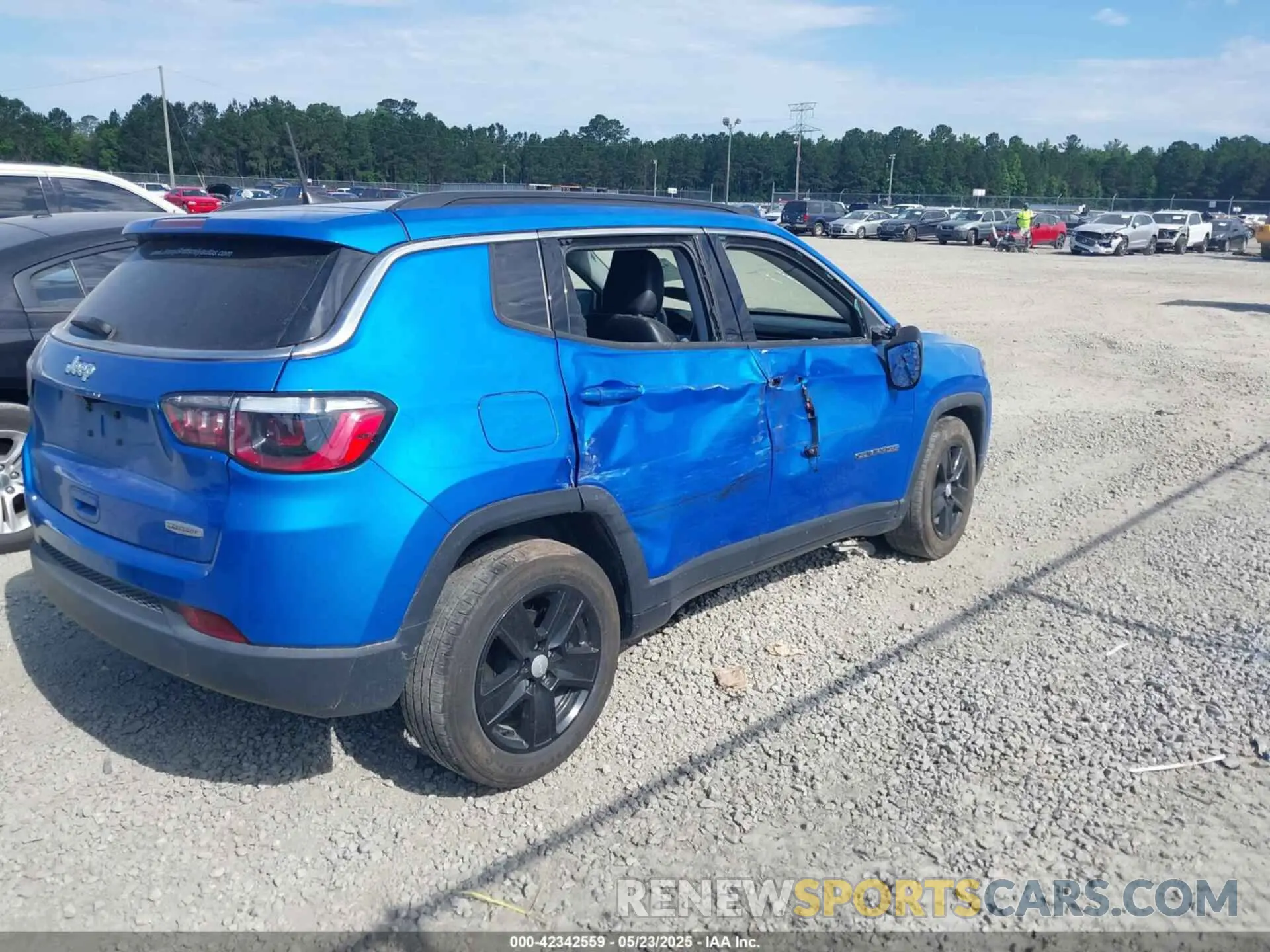 4 fotografías del automóvil dañado 3C4NJCBB6NT229148 JEEP COMPASS 2022