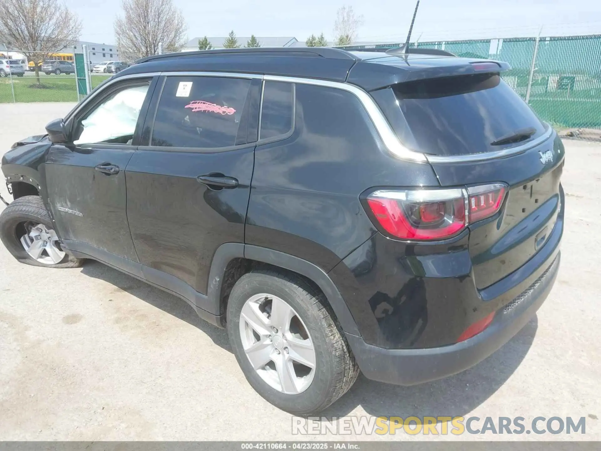 3 fotografías del automóvil dañado 3C4NJCBB6NT229649 JEEP COMPASS 2022