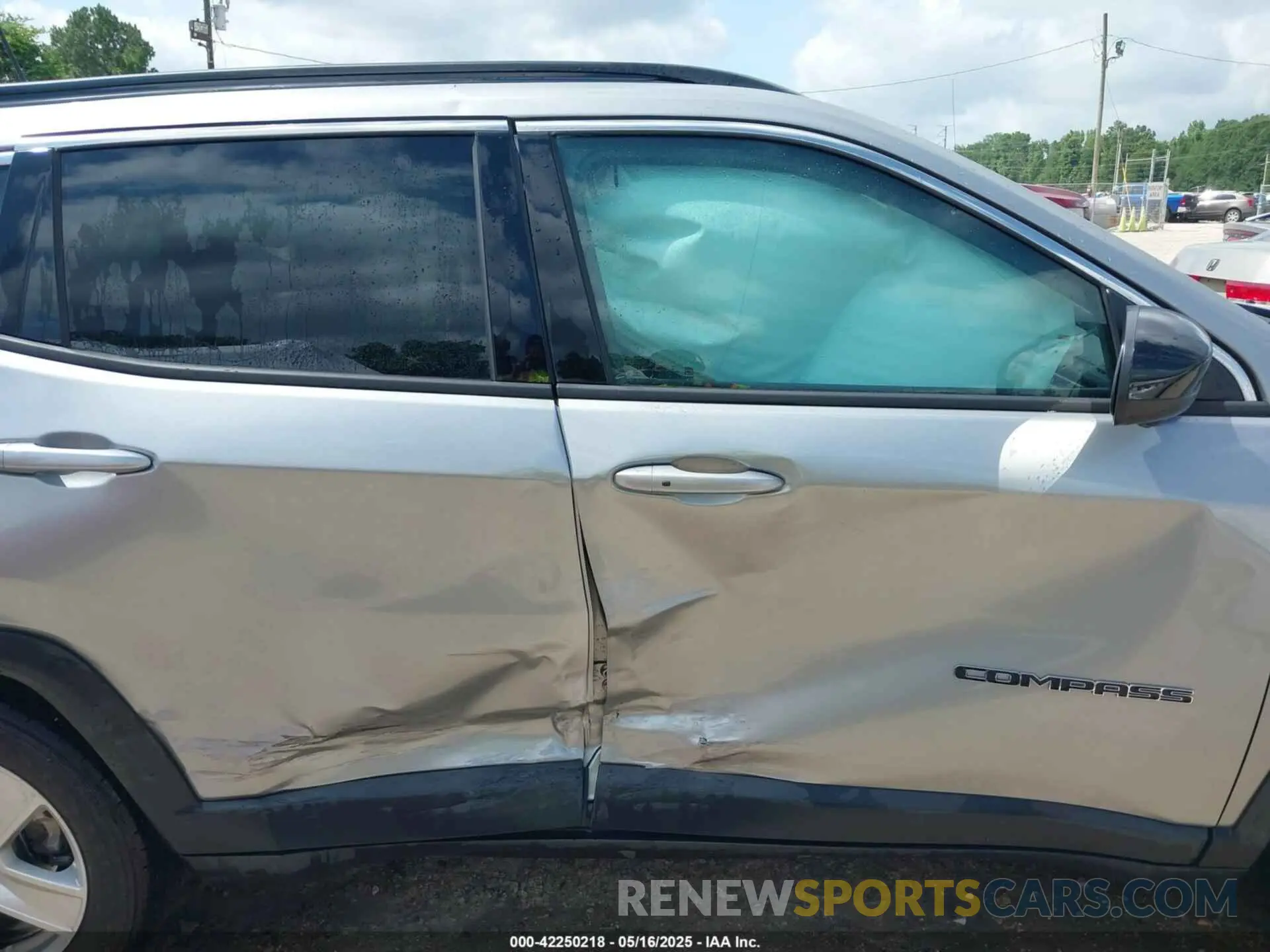 13 fotografías del automóvil dañado 3C4NJCBB7NT189257 JEEP COMPASS 2022