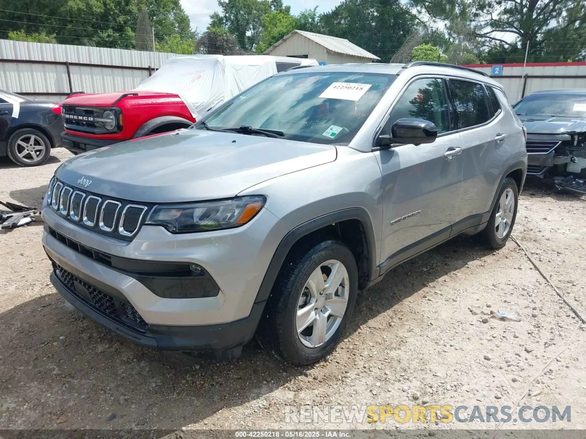 2 fotografías del automóvil dañado 3C4NJCBB7NT189257 JEEP COMPASS 2022