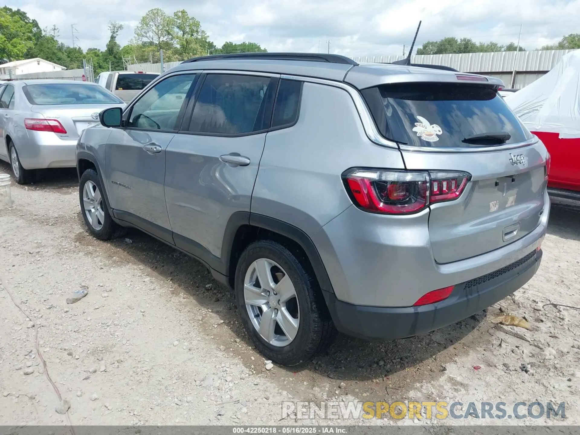 3 fotografías del automóvil dañado 3C4NJCBB7NT189257 JEEP COMPASS 2022