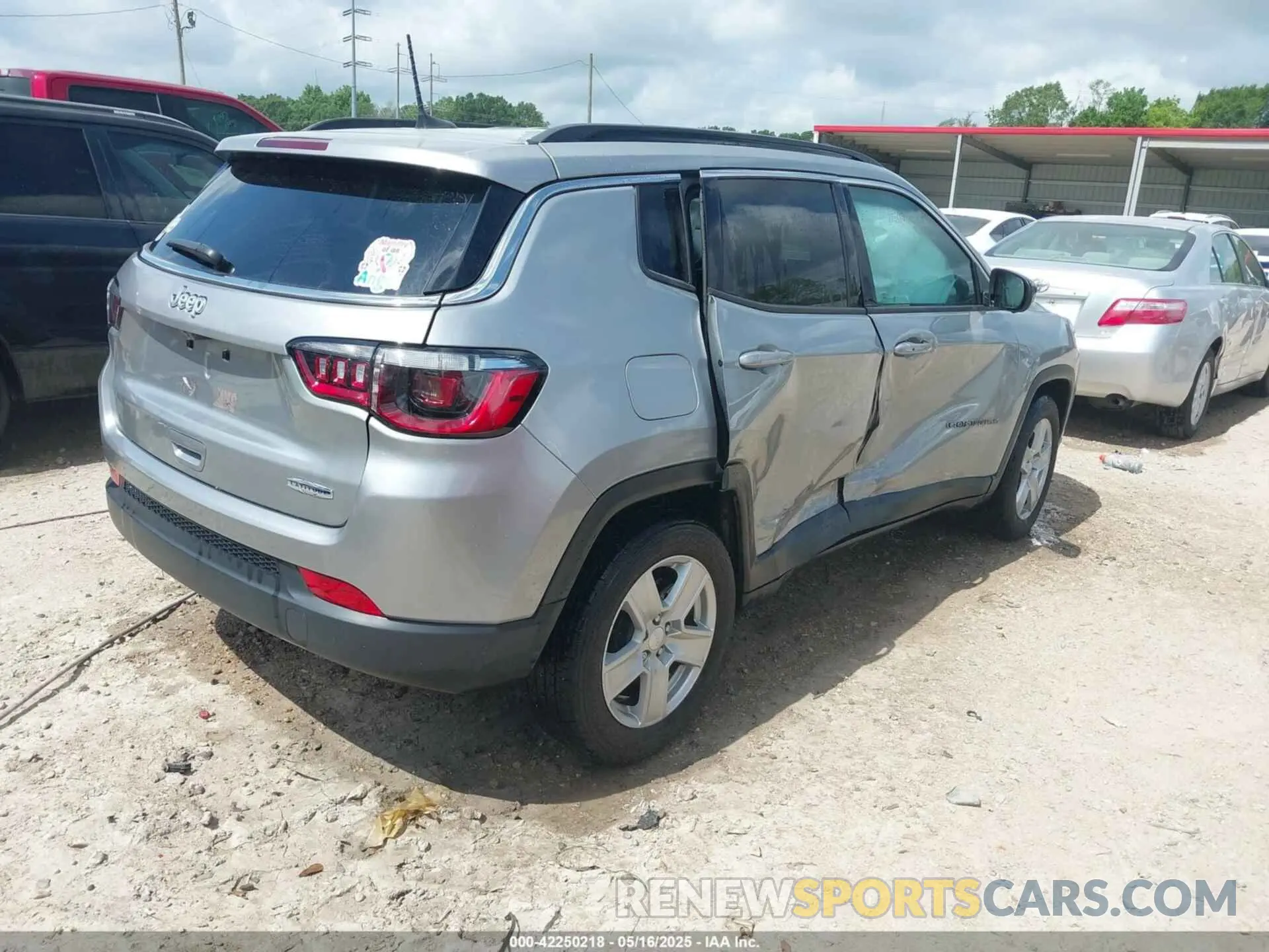 4 fotografías del automóvil dañado 3C4NJCBB7NT189257 JEEP COMPASS 2022