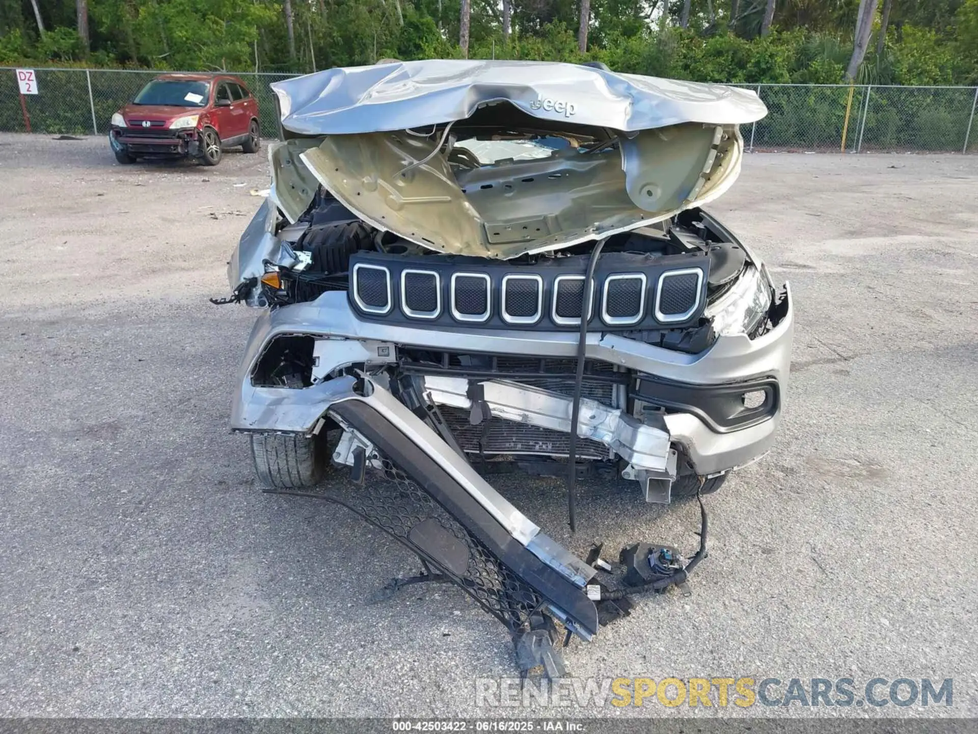 12 fotografías del automóvil dañado 3C4NJCBB8NT138706 JEEP COMPASS 2022