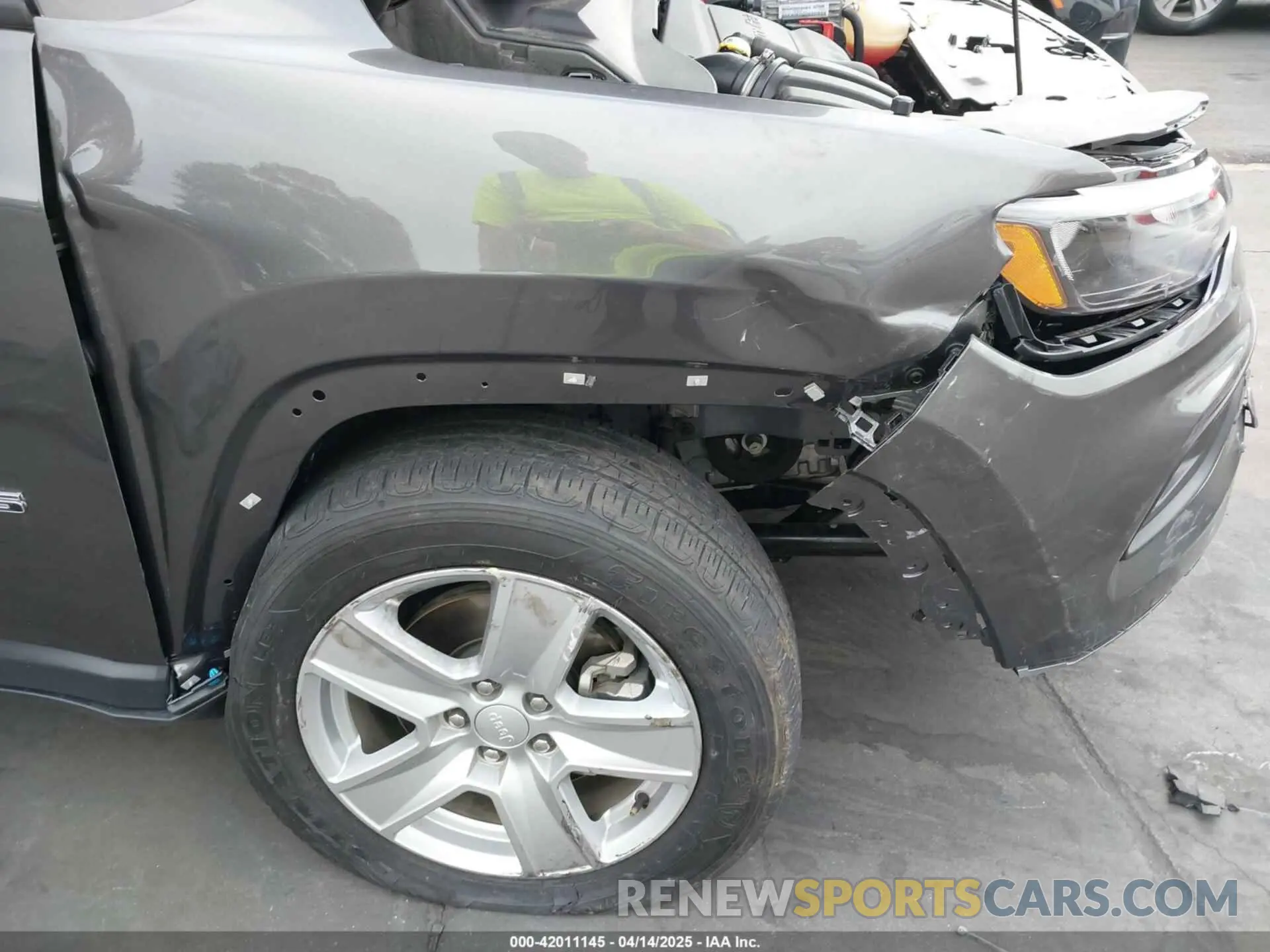 12 fotografías del automóvil dañado 3C4NJCBB8NT188411 JEEP COMPASS 2022