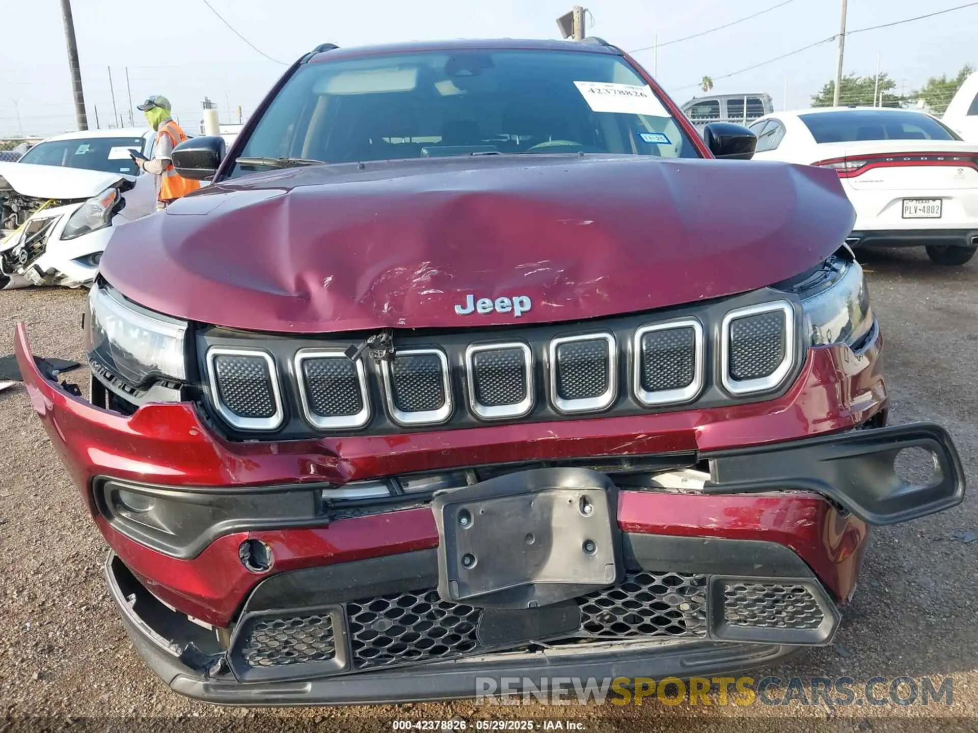 12 fotografías del automóvil dañado 3C4NJCBB9NT109506 JEEP COMPASS 2022