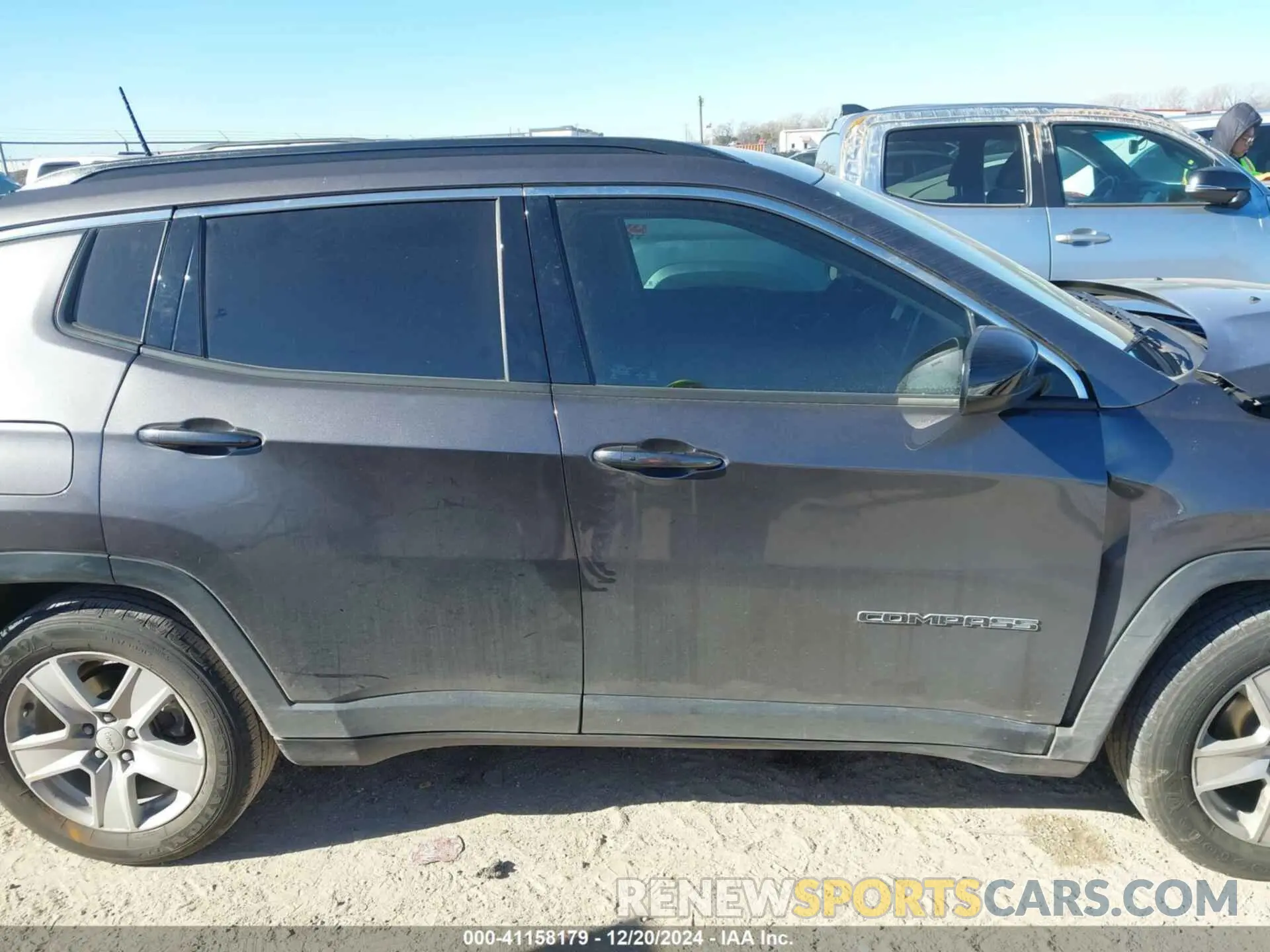 13 fotografías del automóvil dañado 3C4NJCBB9NT137192 JEEP COMPASS 2022