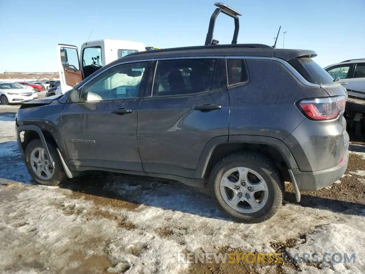 2 fotografías del automóvil dañado 3C4NJDABXNT120425 JEEP COMPASS 2022