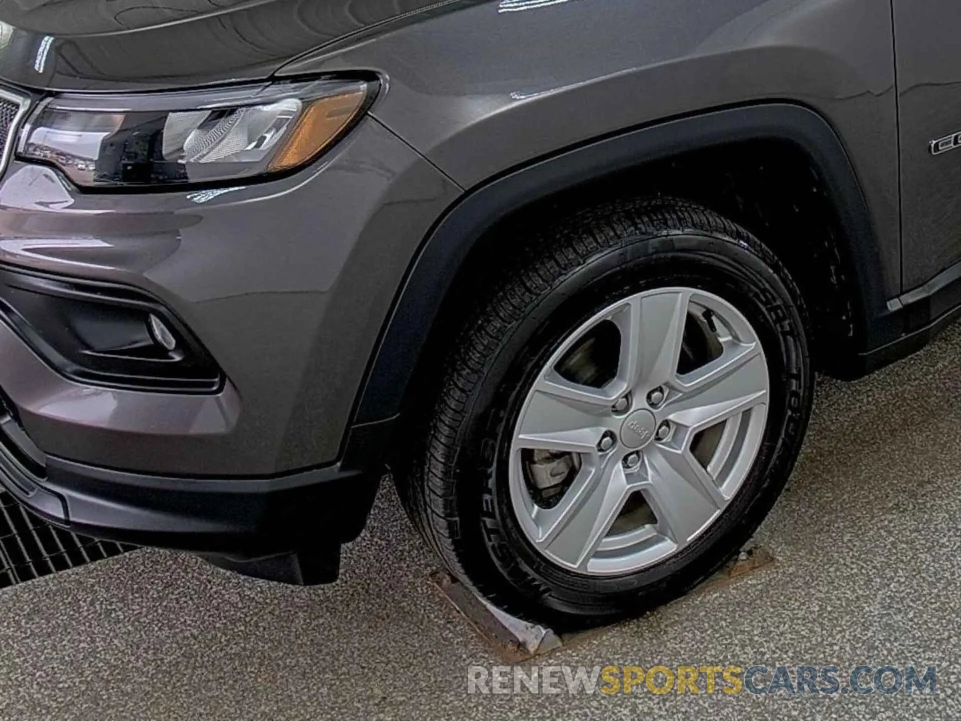 28 fotografías del automóvil dañado 3C4NJDBB1NT150654 JEEP COMPASS 2022