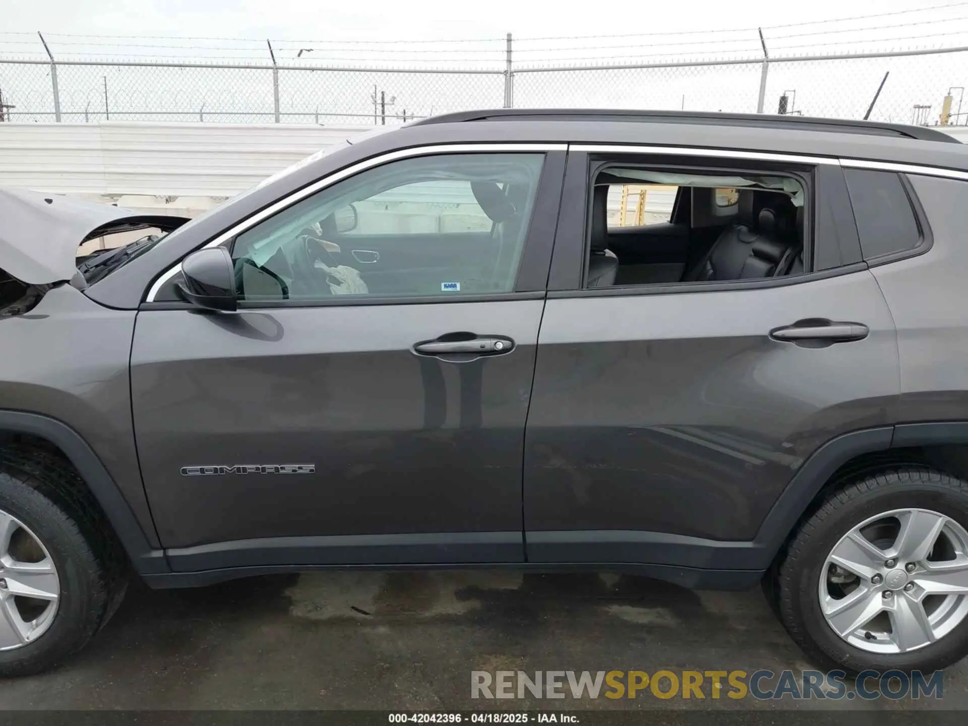 14 fotografías del automóvil dañado 3C4NJDBB2NT176163 JEEP COMPASS 2022
