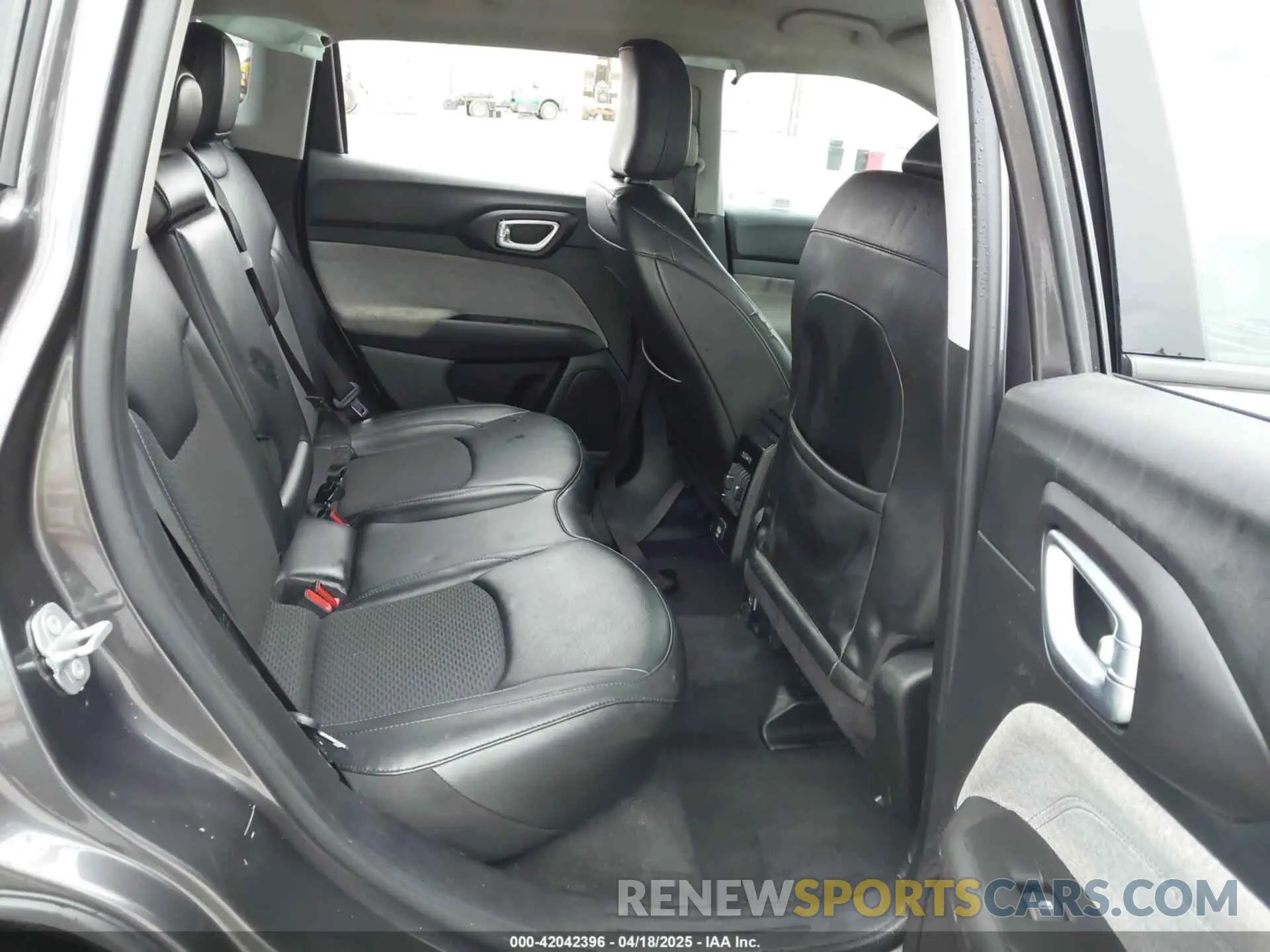 8 fotografías del automóvil dañado 3C4NJDBB2NT176163 JEEP COMPASS 2022