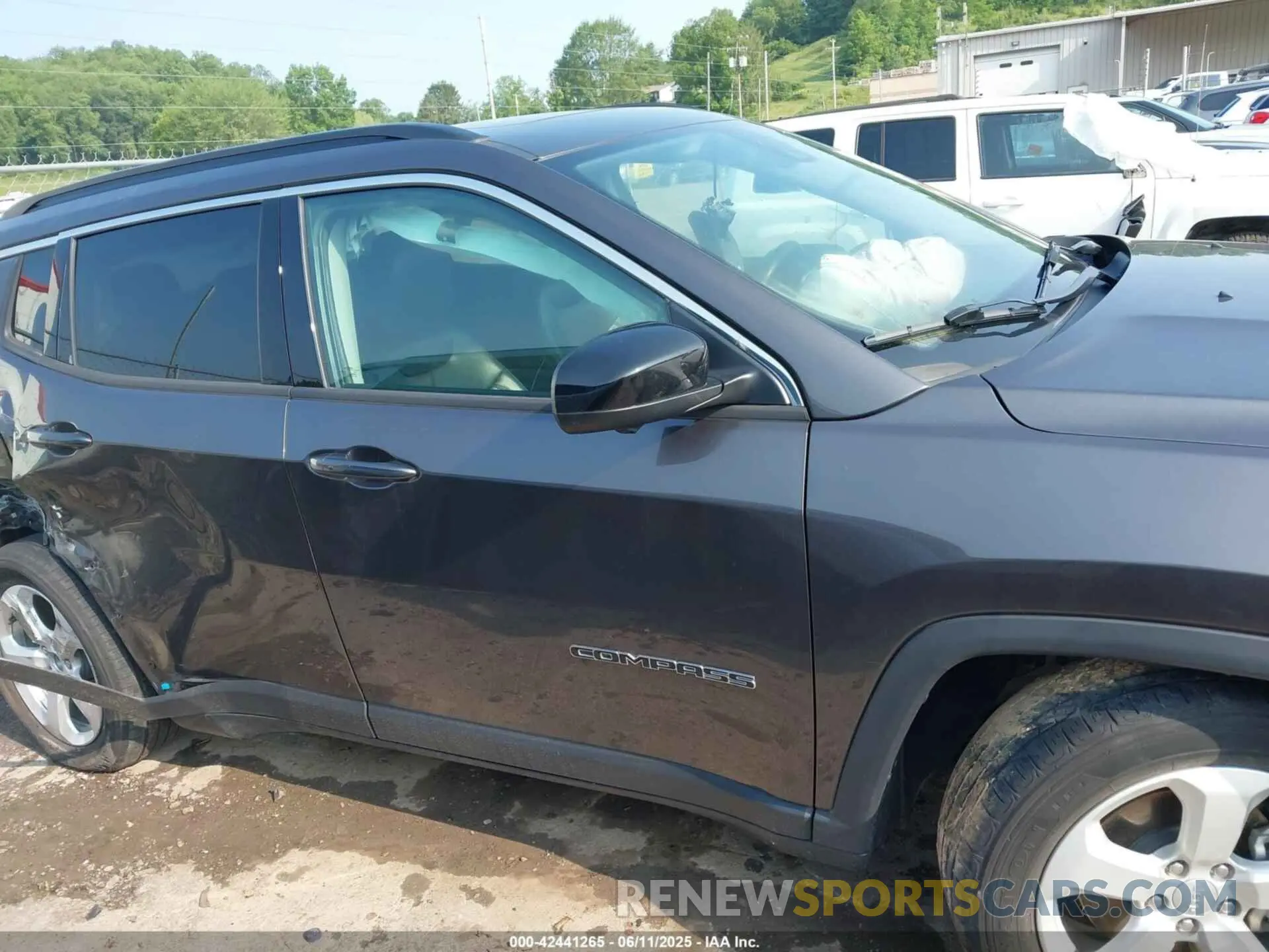 13 fotografías del automóvil dañado 3C4NJDBB3NT141583 JEEP COMPASS 2022