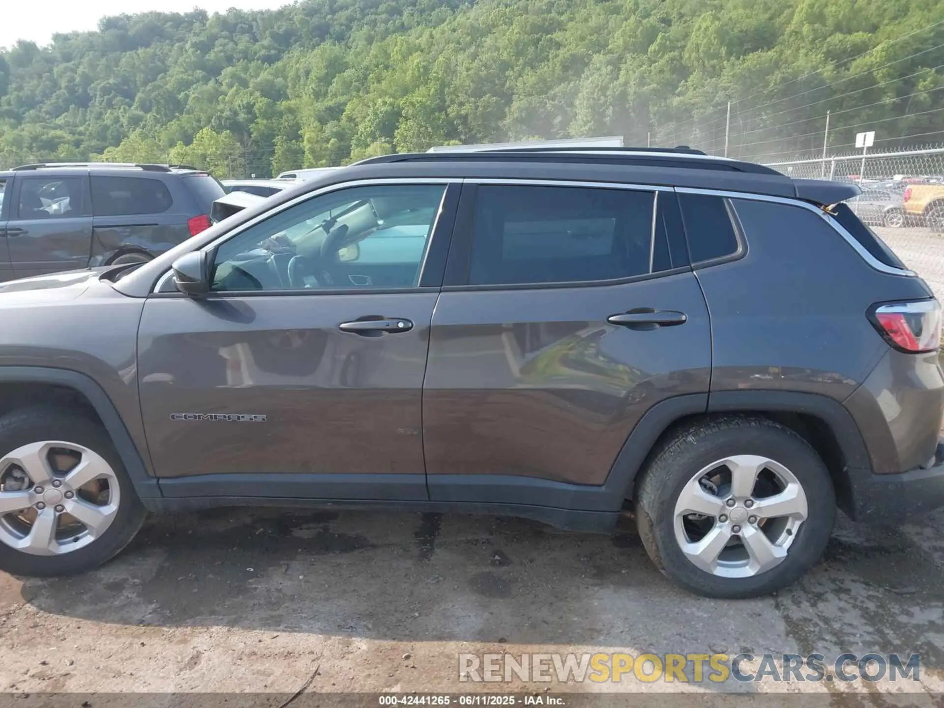 14 fotografías del automóvil dañado 3C4NJDBB3NT141583 JEEP COMPASS 2022