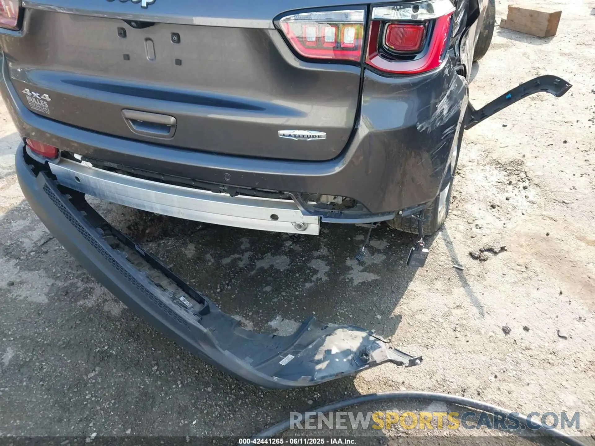 17 fotografías del automóvil dañado 3C4NJDBB3NT141583 JEEP COMPASS 2022