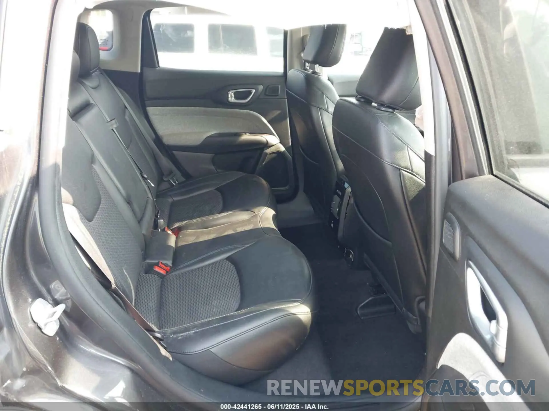 8 fotografías del automóvil dañado 3C4NJDBB3NT141583 JEEP COMPASS 2022