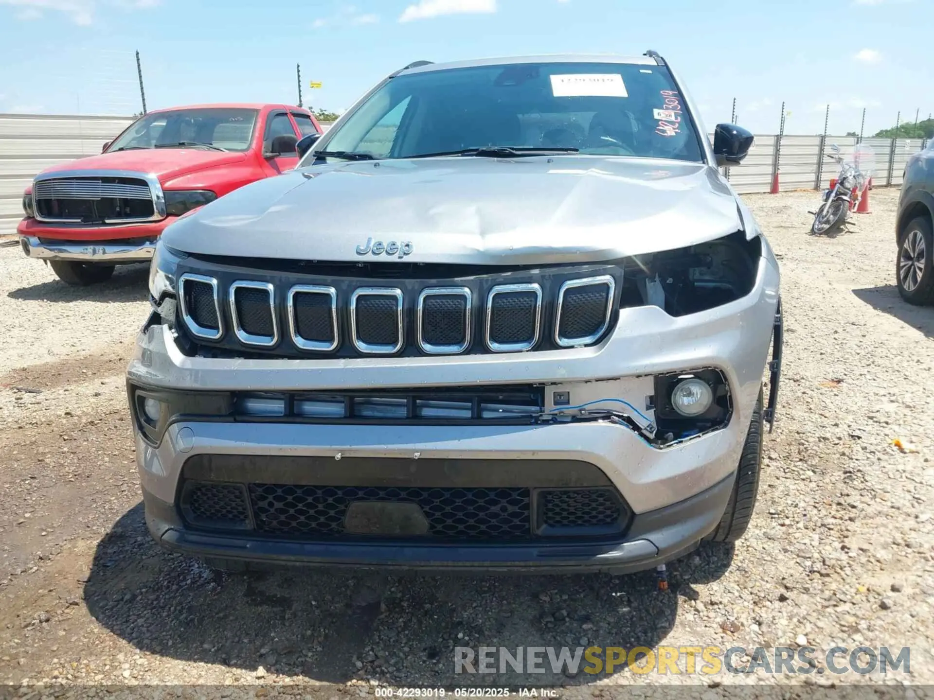 12 fotografías del automóvil dañado 3C4NJDBB4NT230241 JEEP COMPASS 2022