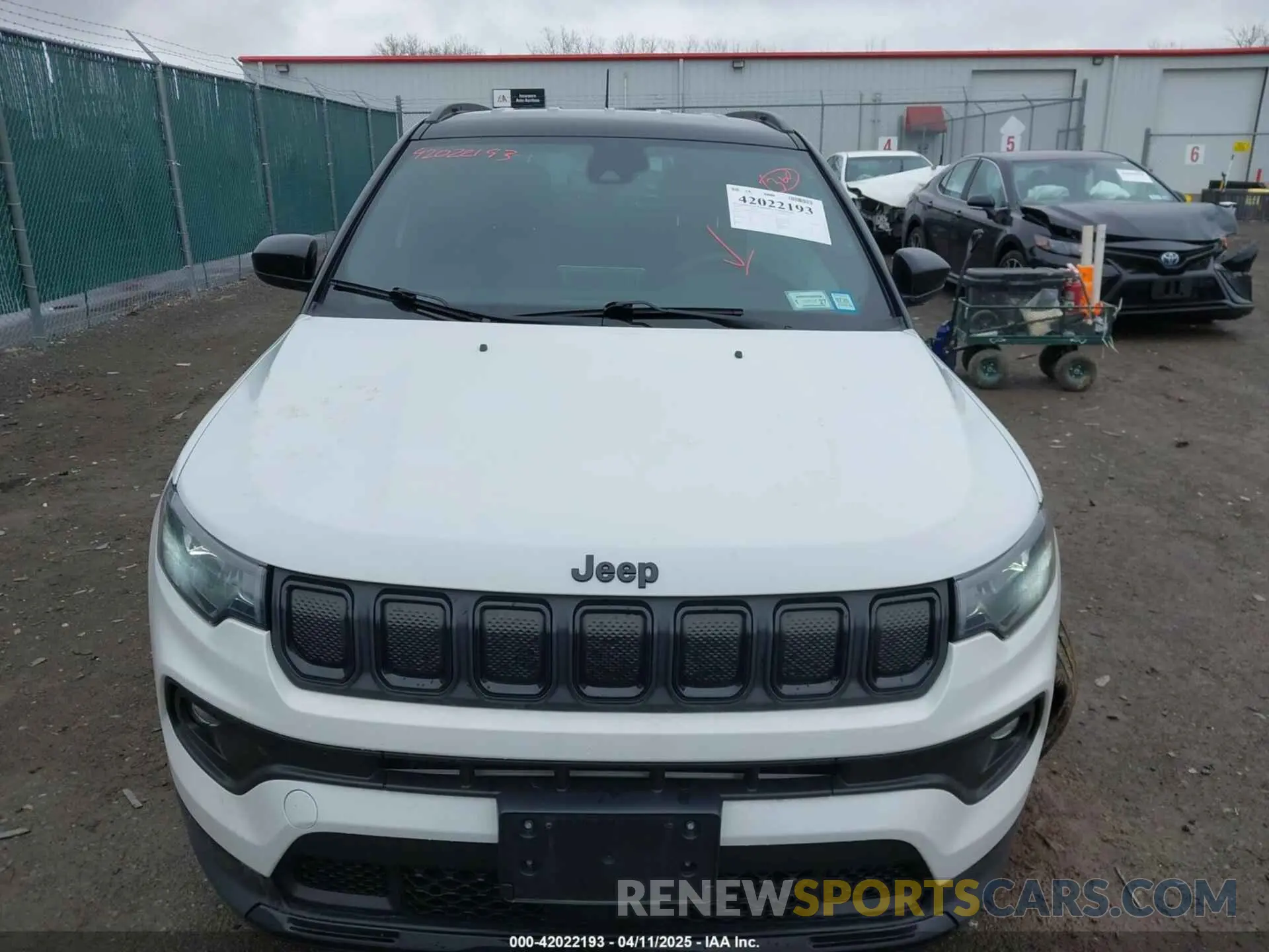 12 fotografías del automóvil dañado 3C4NJDBB7NT176532 JEEP COMPASS 2022