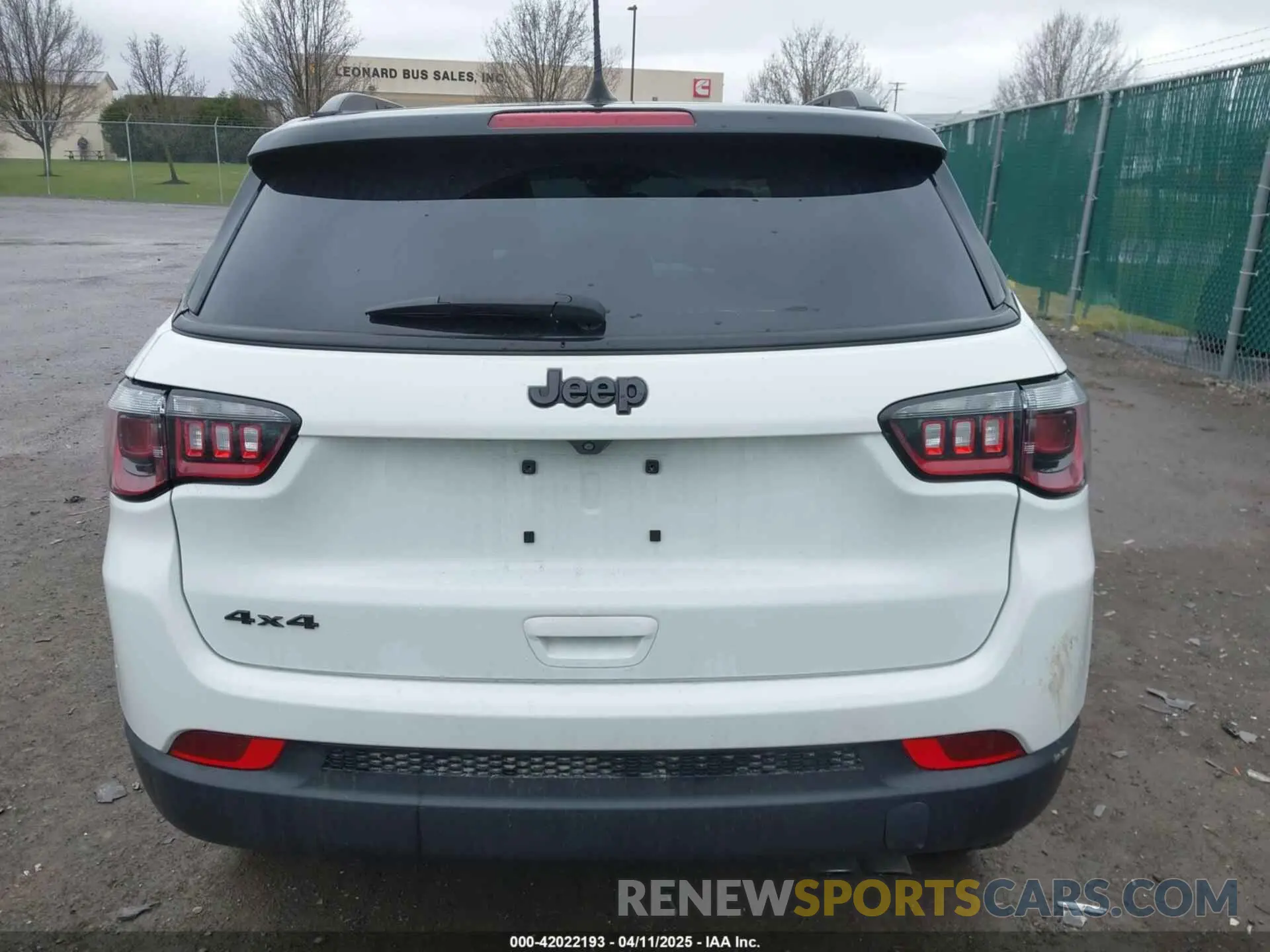 16 fotografías del automóvil dañado 3C4NJDBB7NT176532 JEEP COMPASS 2022
