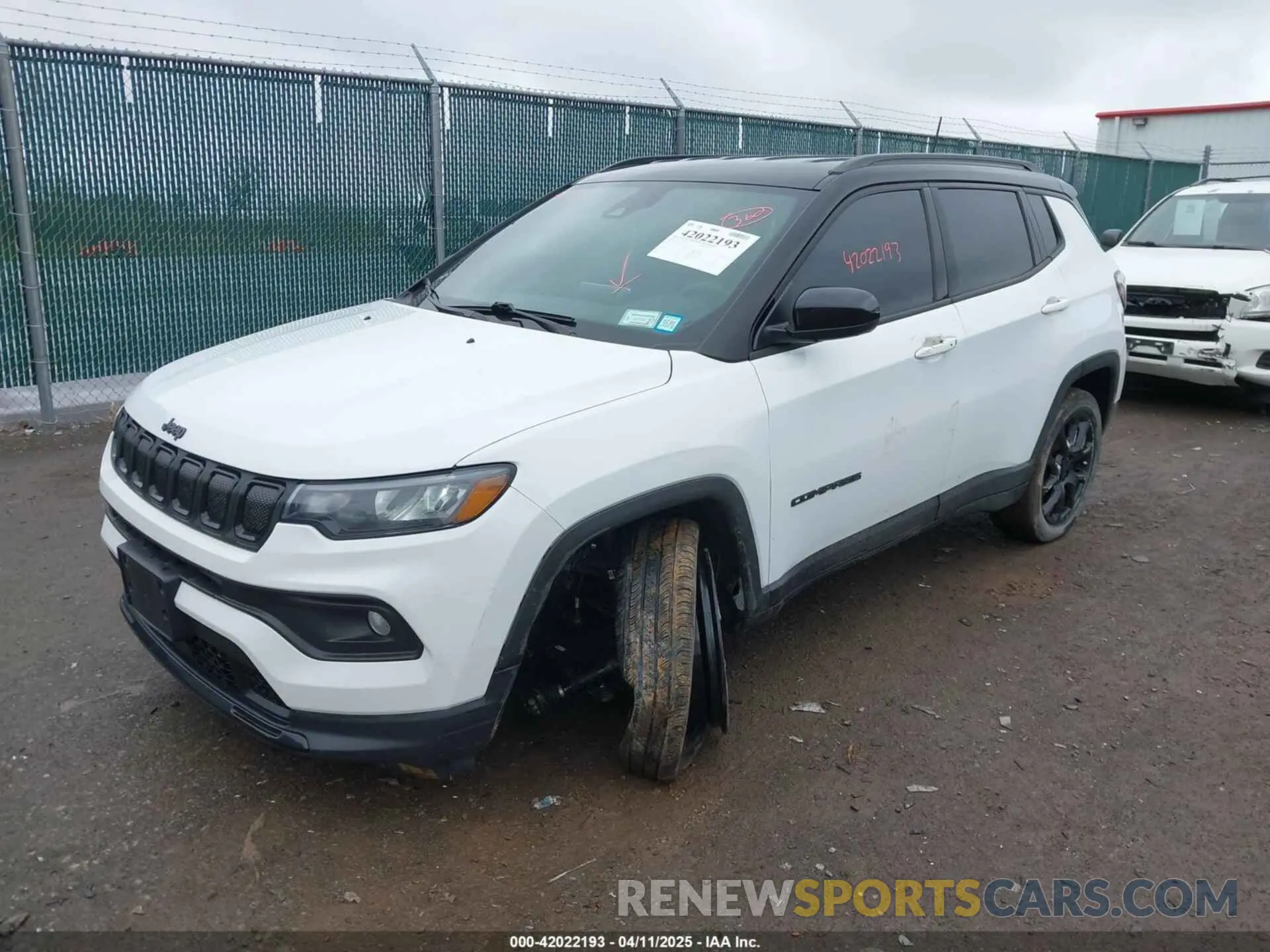 2 fotografías del automóvil dañado 3C4NJDBB7NT176532 JEEP COMPASS 2022