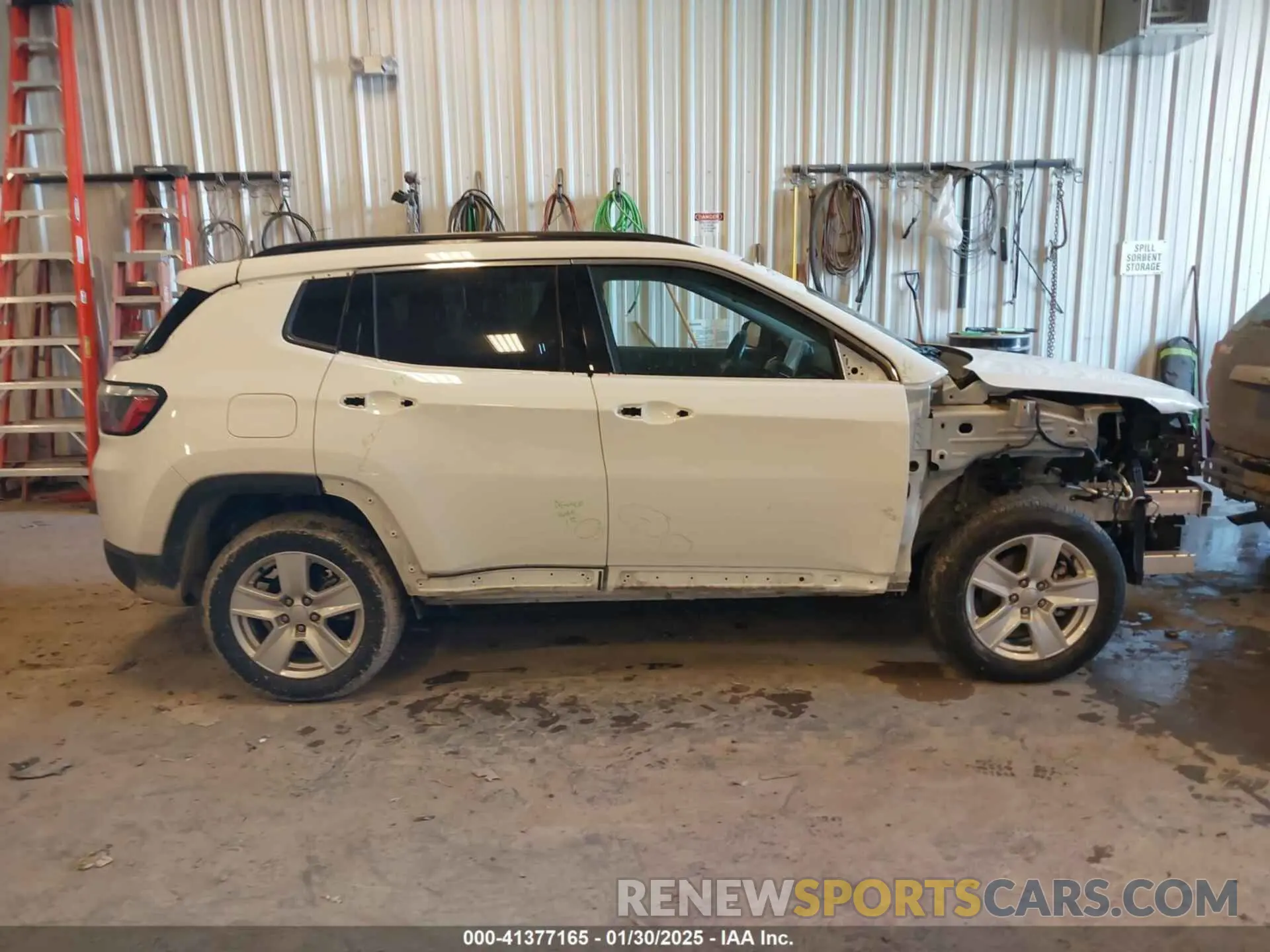14 fotografías del automóvil dañado 3C4NJDBB9NT152152 JEEP COMPASS 2022