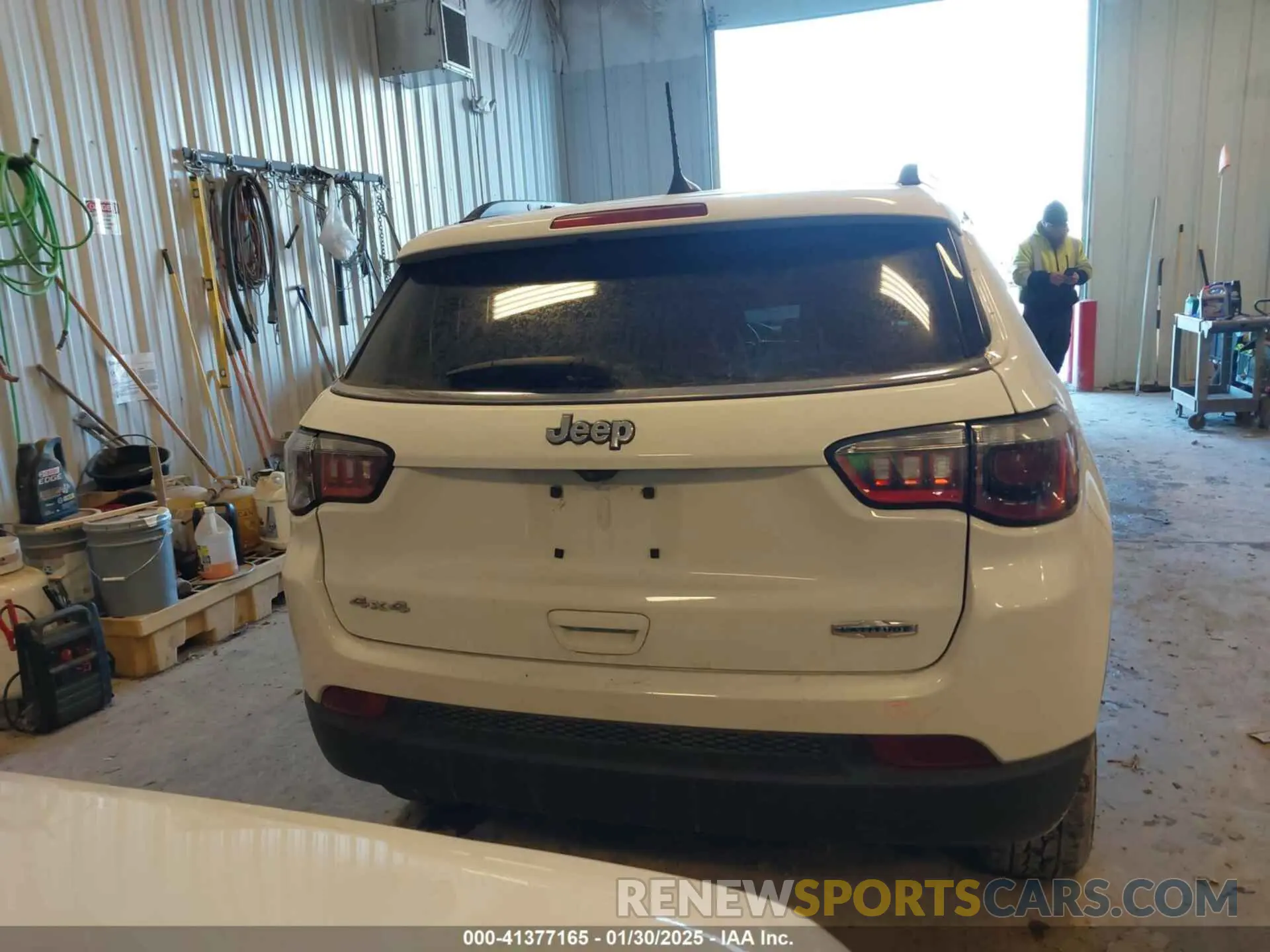 17 fotografías del automóvil dañado 3C4NJDBB9NT152152 JEEP COMPASS 2022