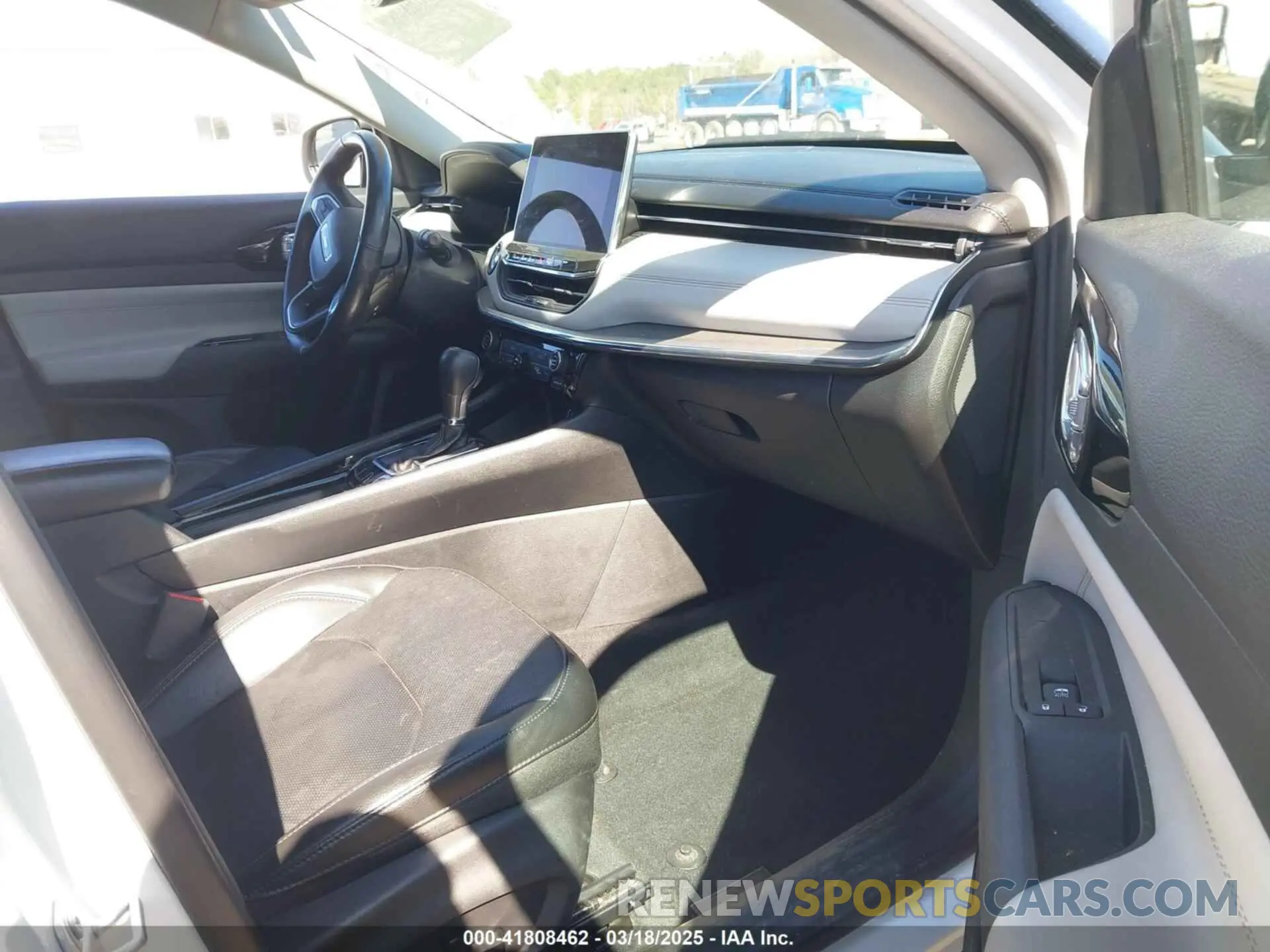 5 fotografías del automóvil dañado 3C4NJDCB1NT149826 JEEP COMPASS 2022