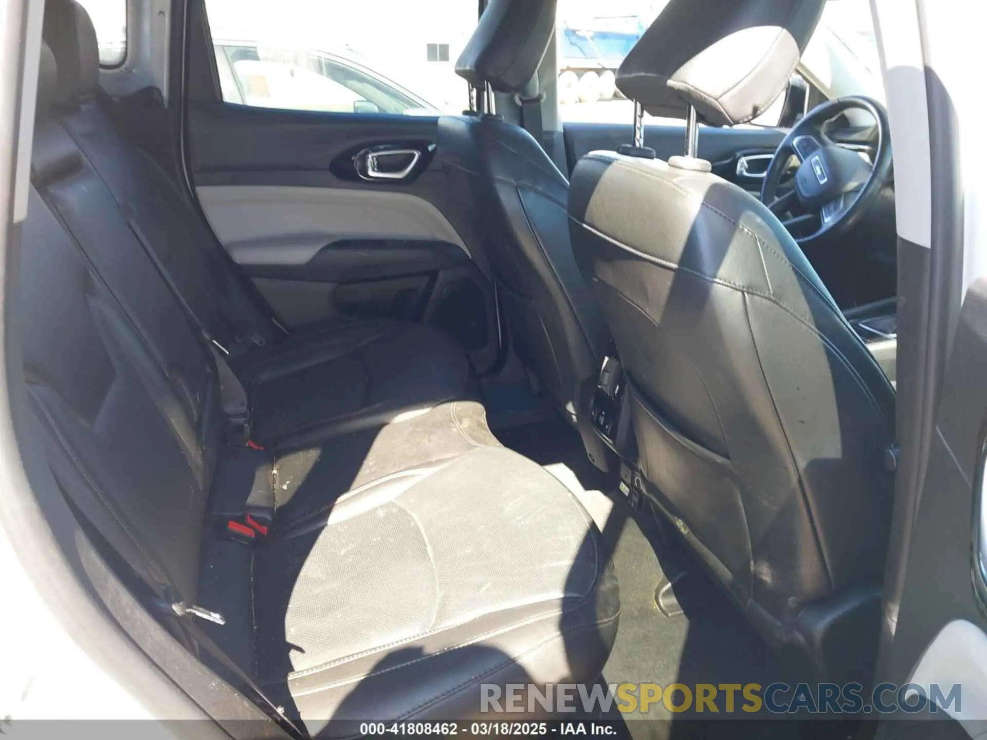 8 fotografías del automóvil dañado 3C4NJDCB1NT149826 JEEP COMPASS 2022