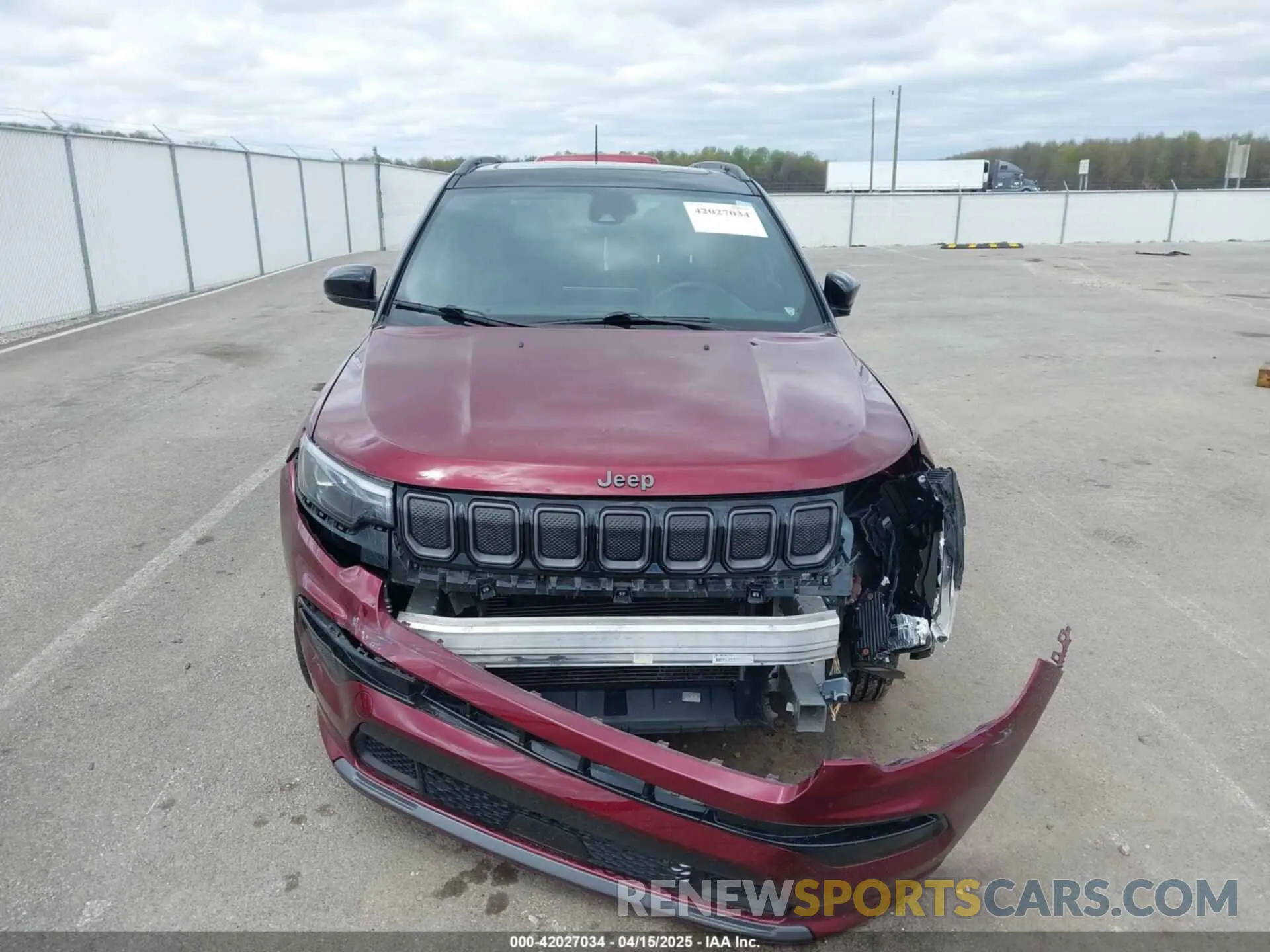12 fotografías del automóvil dañado 3C4NJDCB7NT101666 JEEP COMPASS 2022