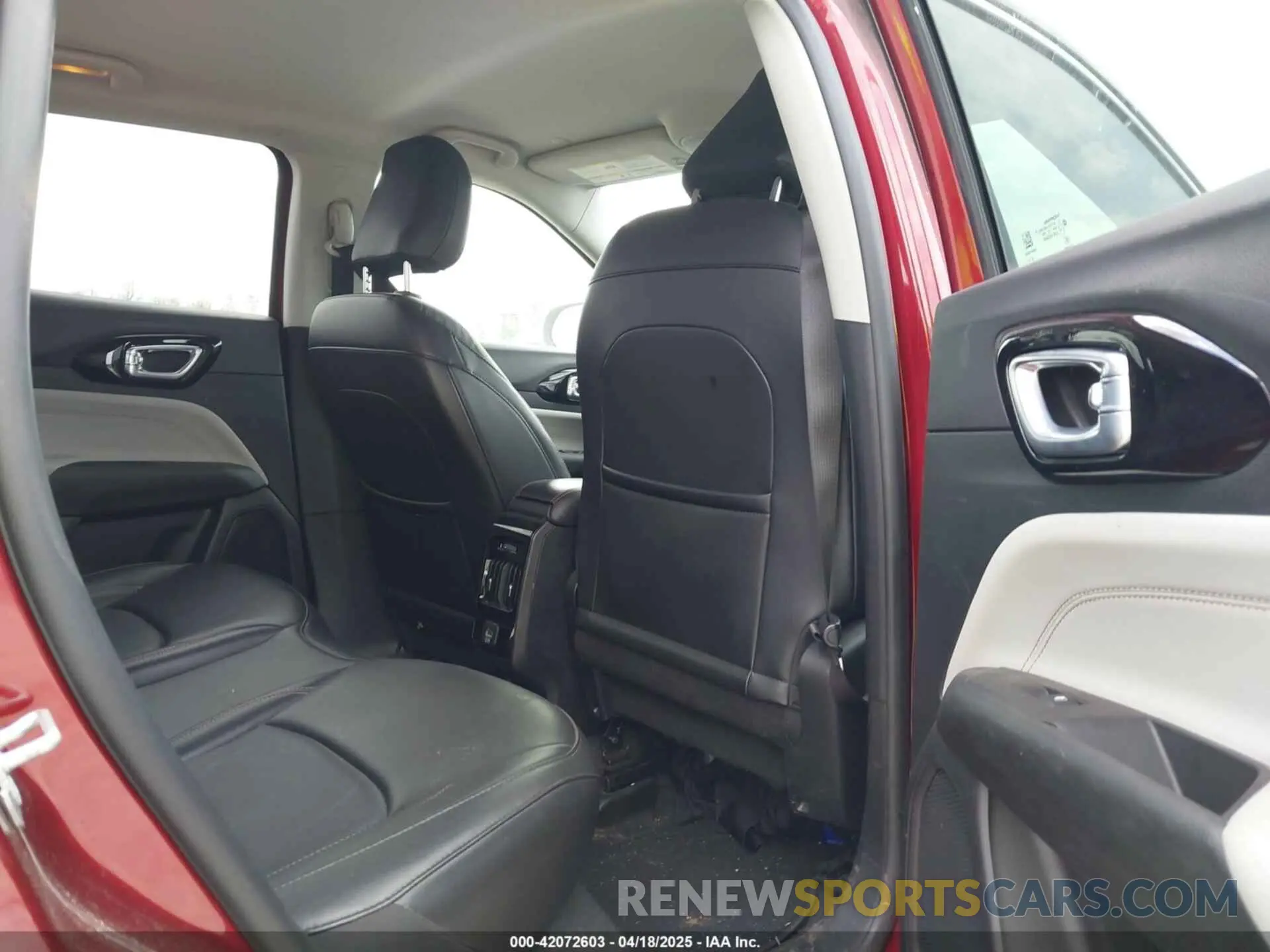 8 fotografías del automóvil dañado 3C4NJDCB8NT124275 JEEP COMPASS 2022
