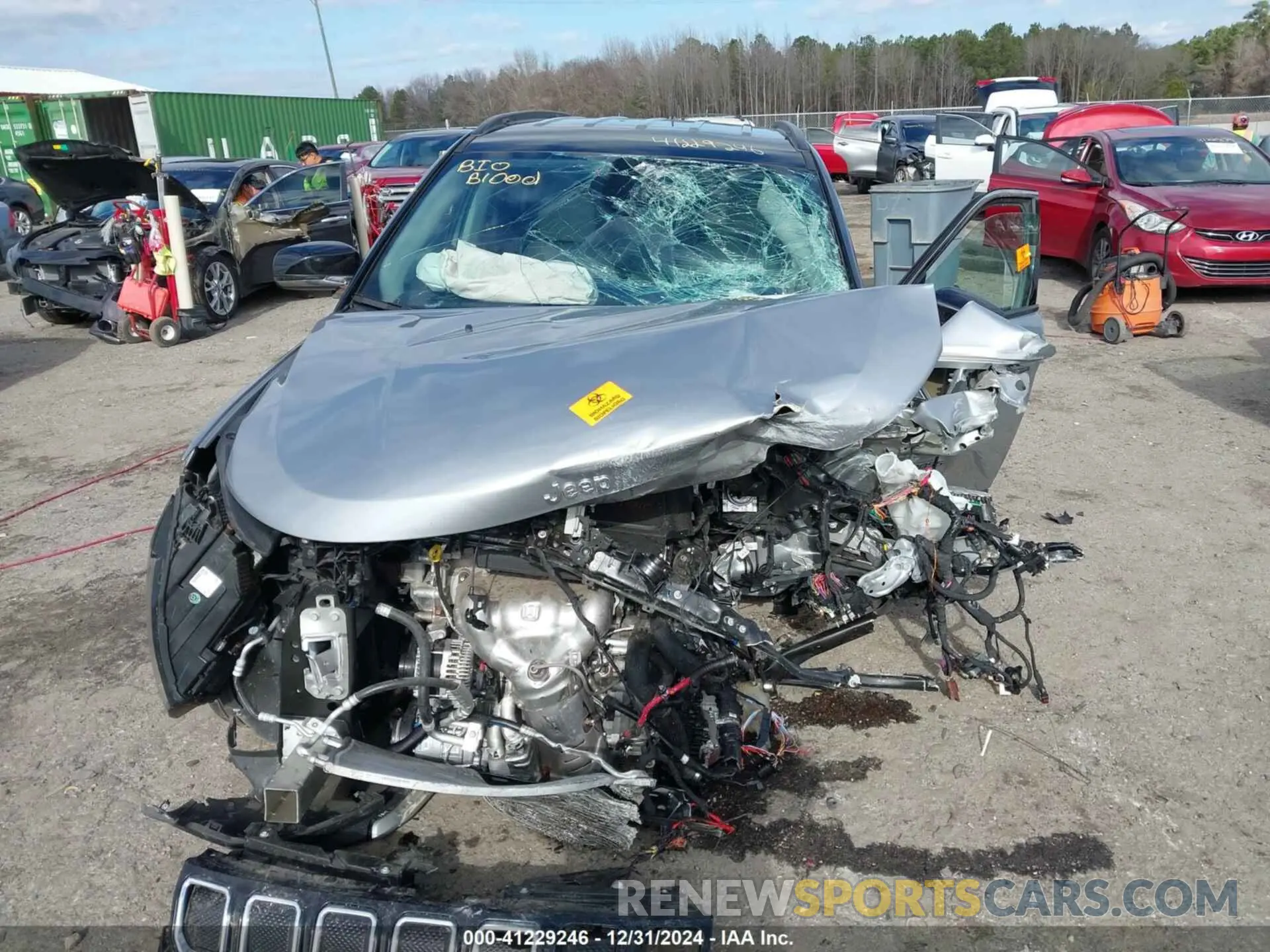 12 fotografías del automóvil dañado 3C4NJDCBXNT158234 JEEP COMPASS 2022
