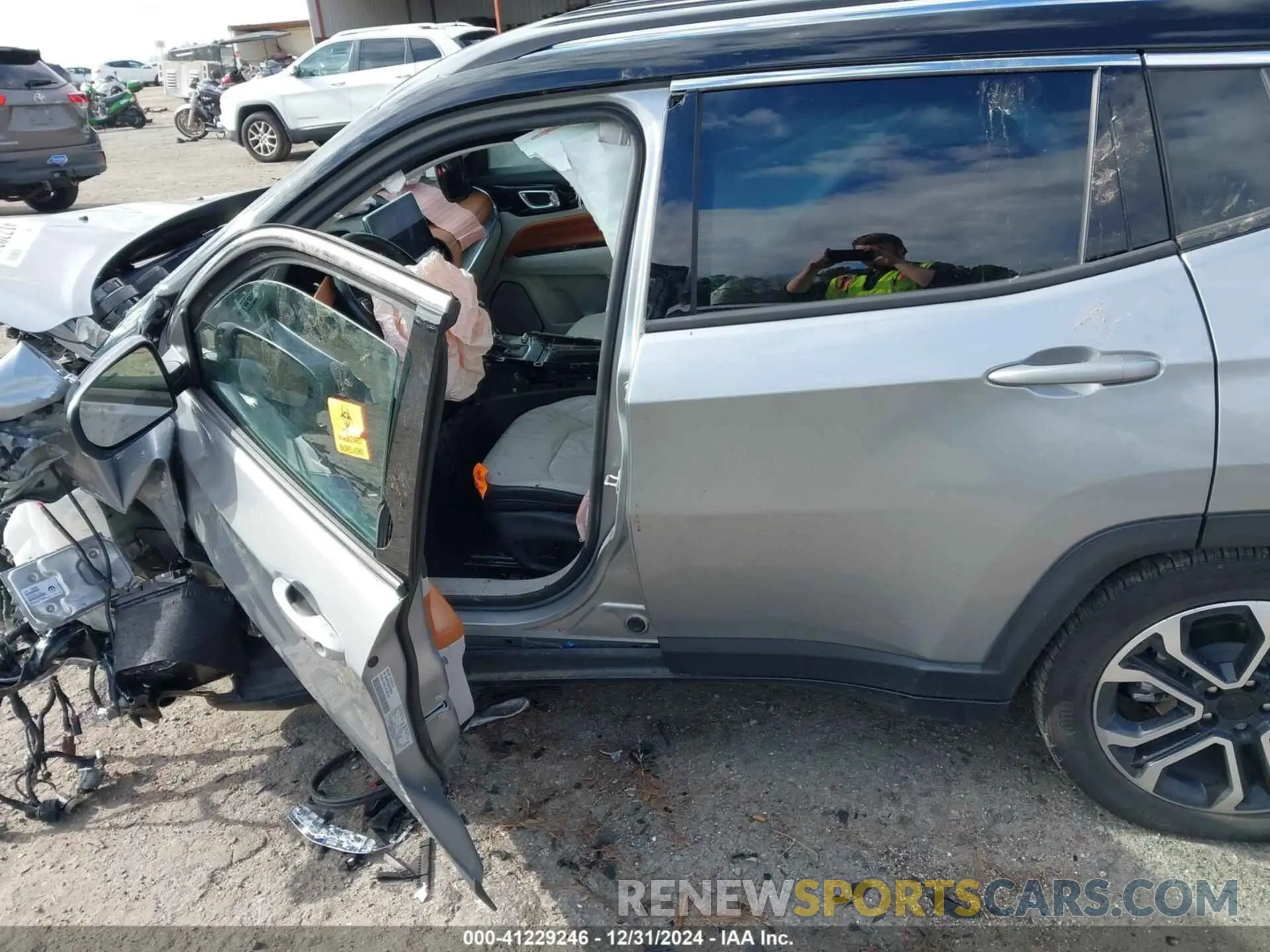 14 fotografías del automóvil dañado 3C4NJDCBXNT158234 JEEP COMPASS 2022