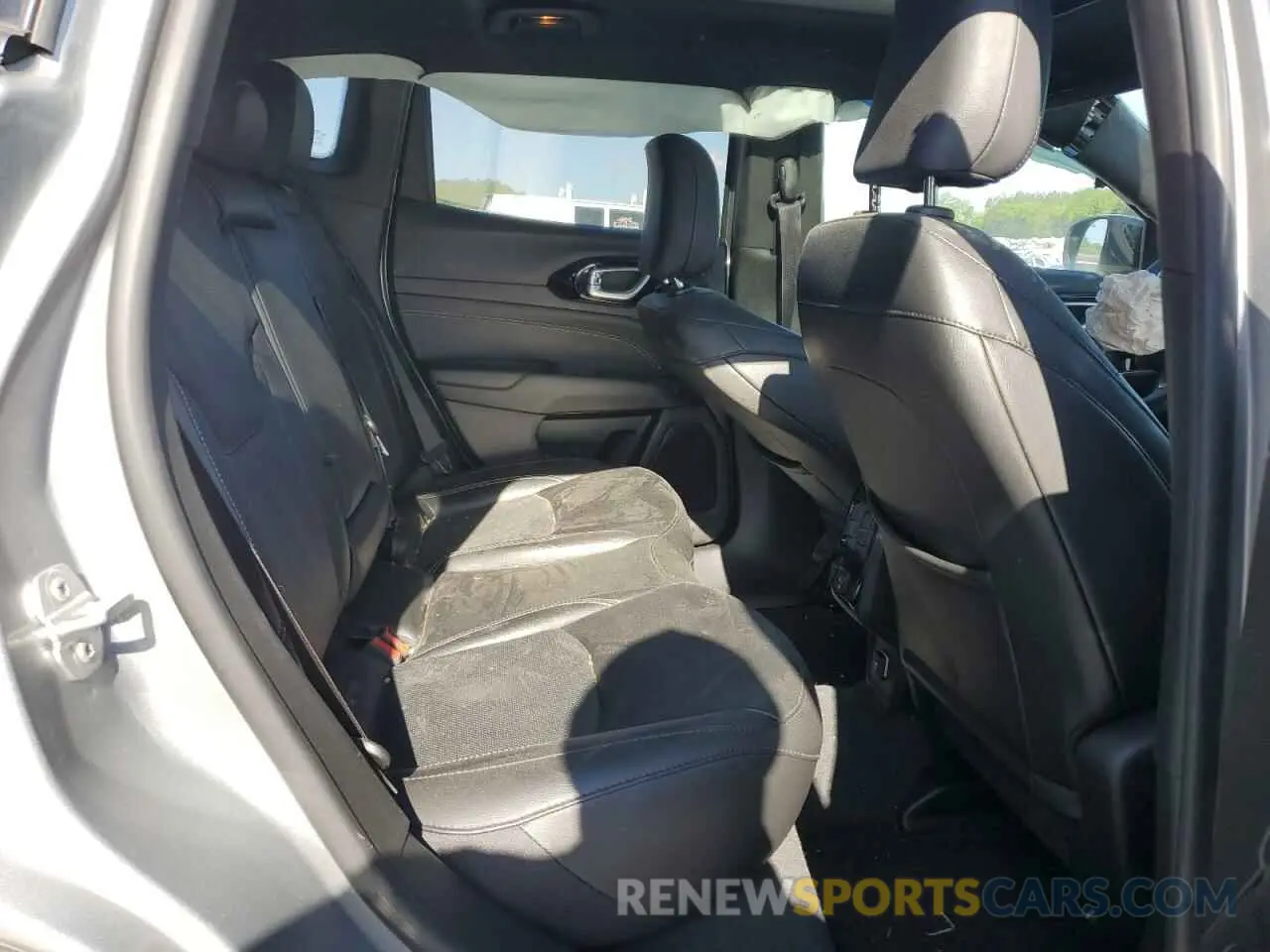 12 fotografías del automóvil dañado 3C4NJDCBXNT170044 JEEP COMPASS 2022