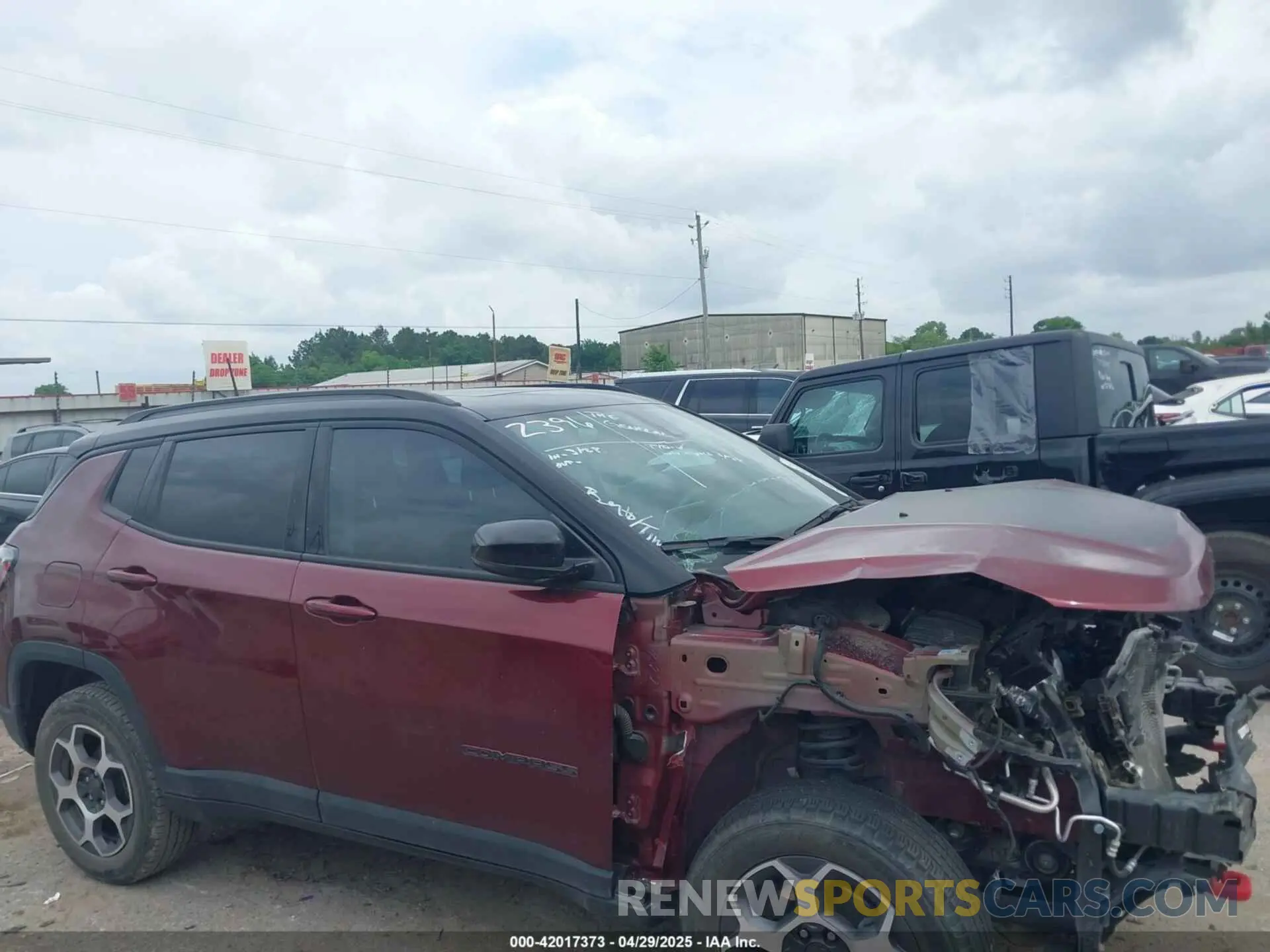 14 fotografías del automóvil dañado 3C4NJDDB3NT203092 JEEP COMPASS 2022