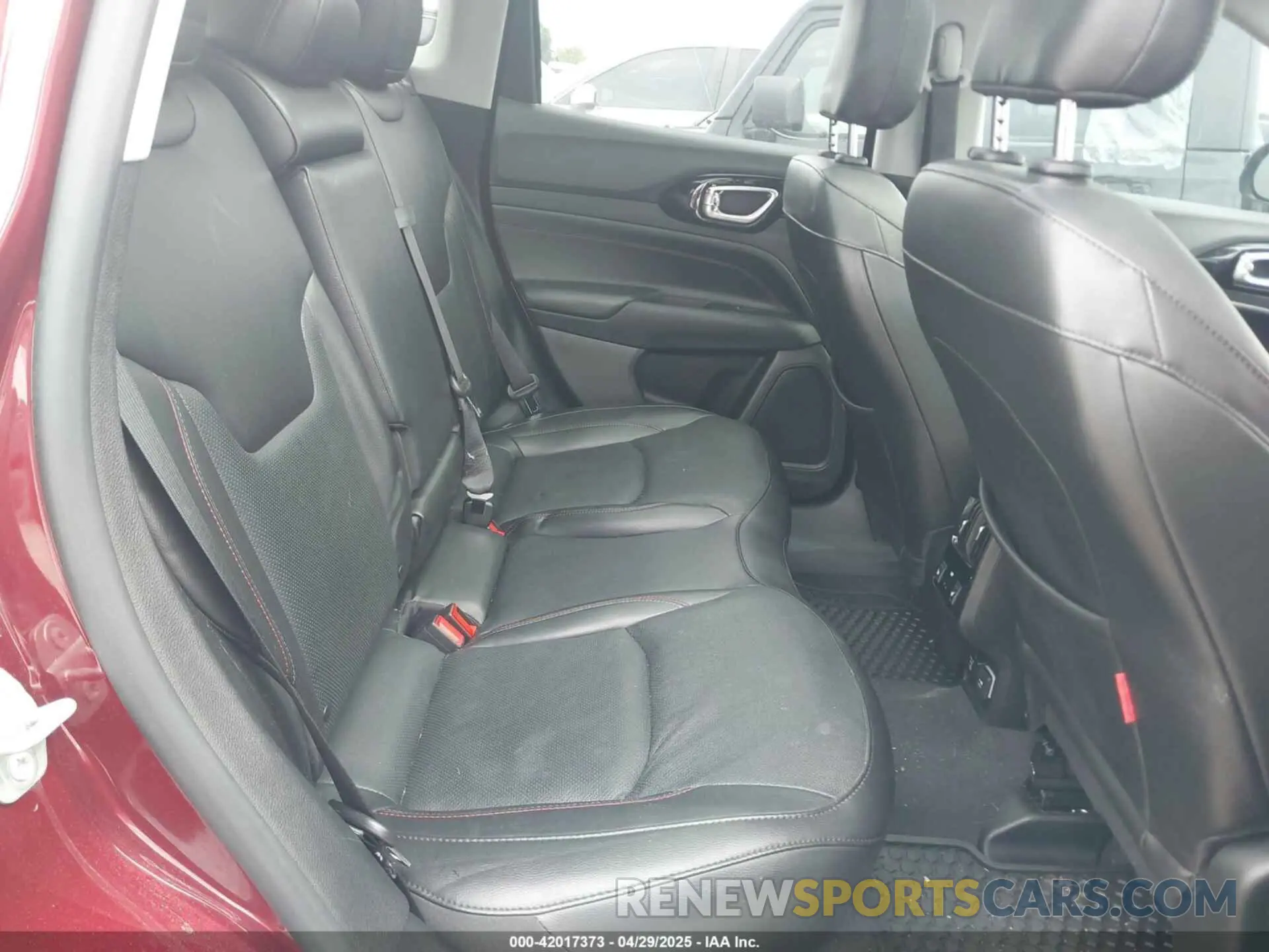 8 fotografías del automóvil dañado 3C4NJDDB3NT203092 JEEP COMPASS 2022
