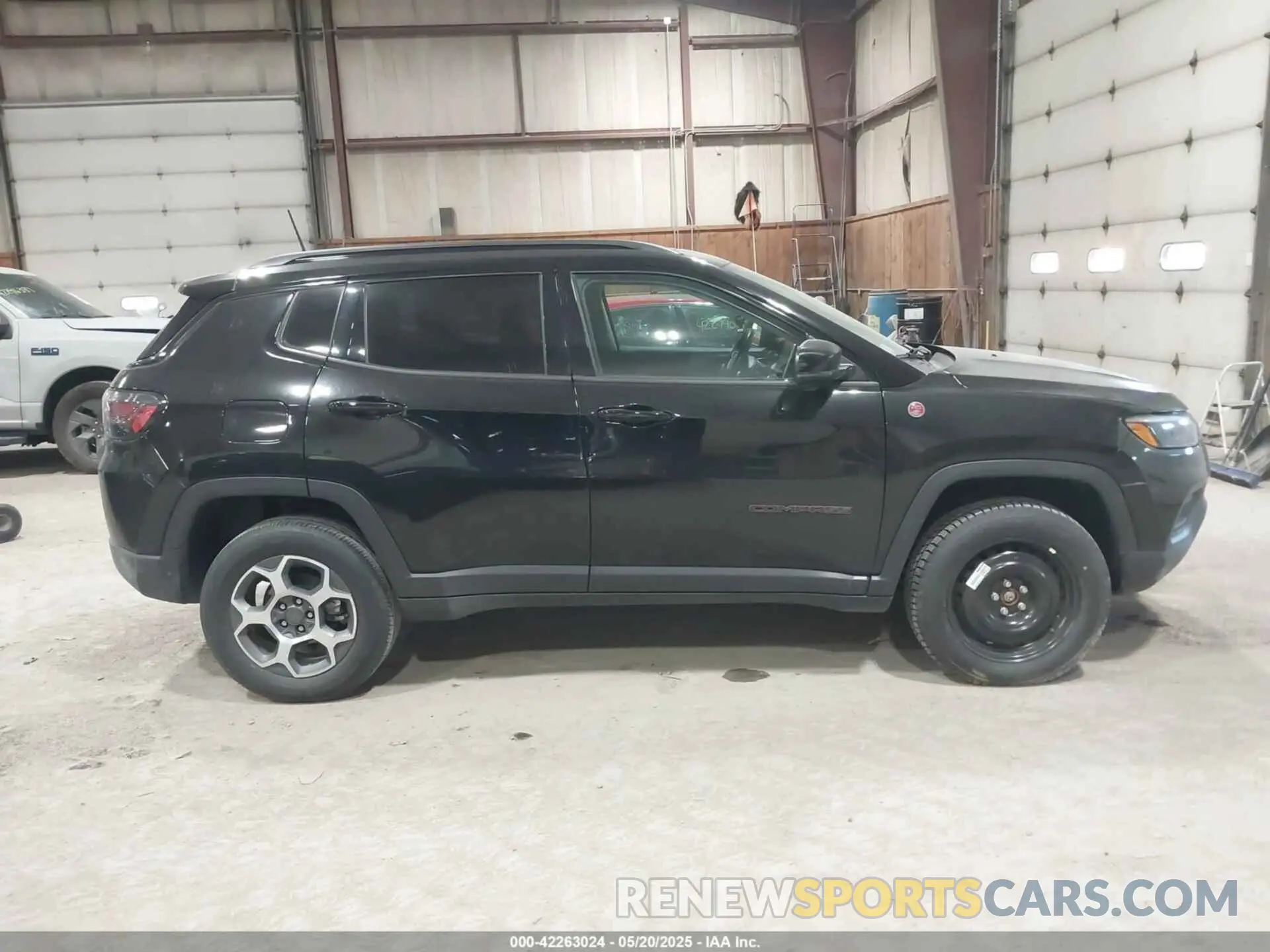 13 fotografías del automóvil dañado 3C4NJDDB8NT227131 JEEP COMPASS 2022